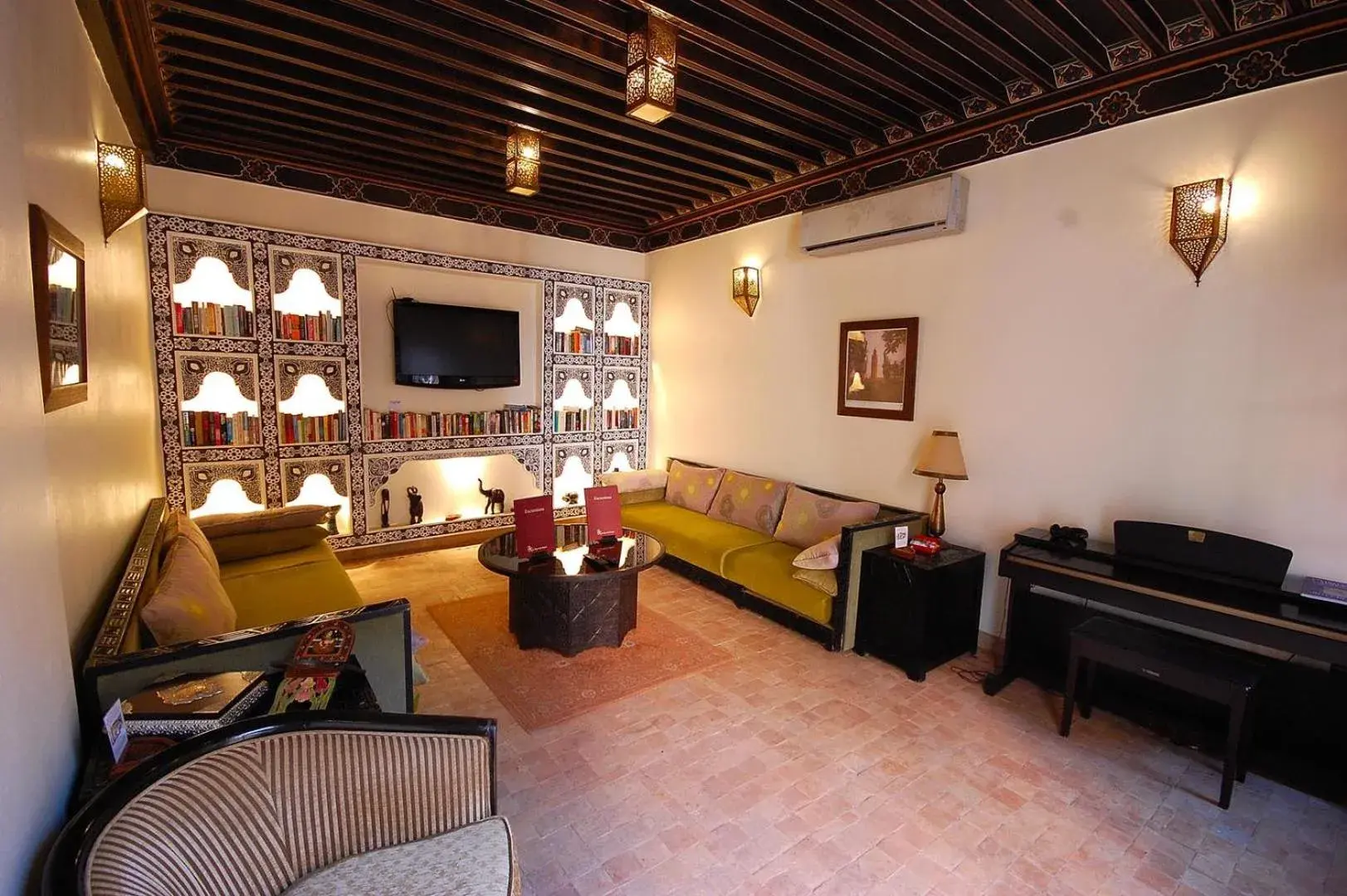 Communal lounge/ TV room, Seating Area in Les Borjs De La Kasbah