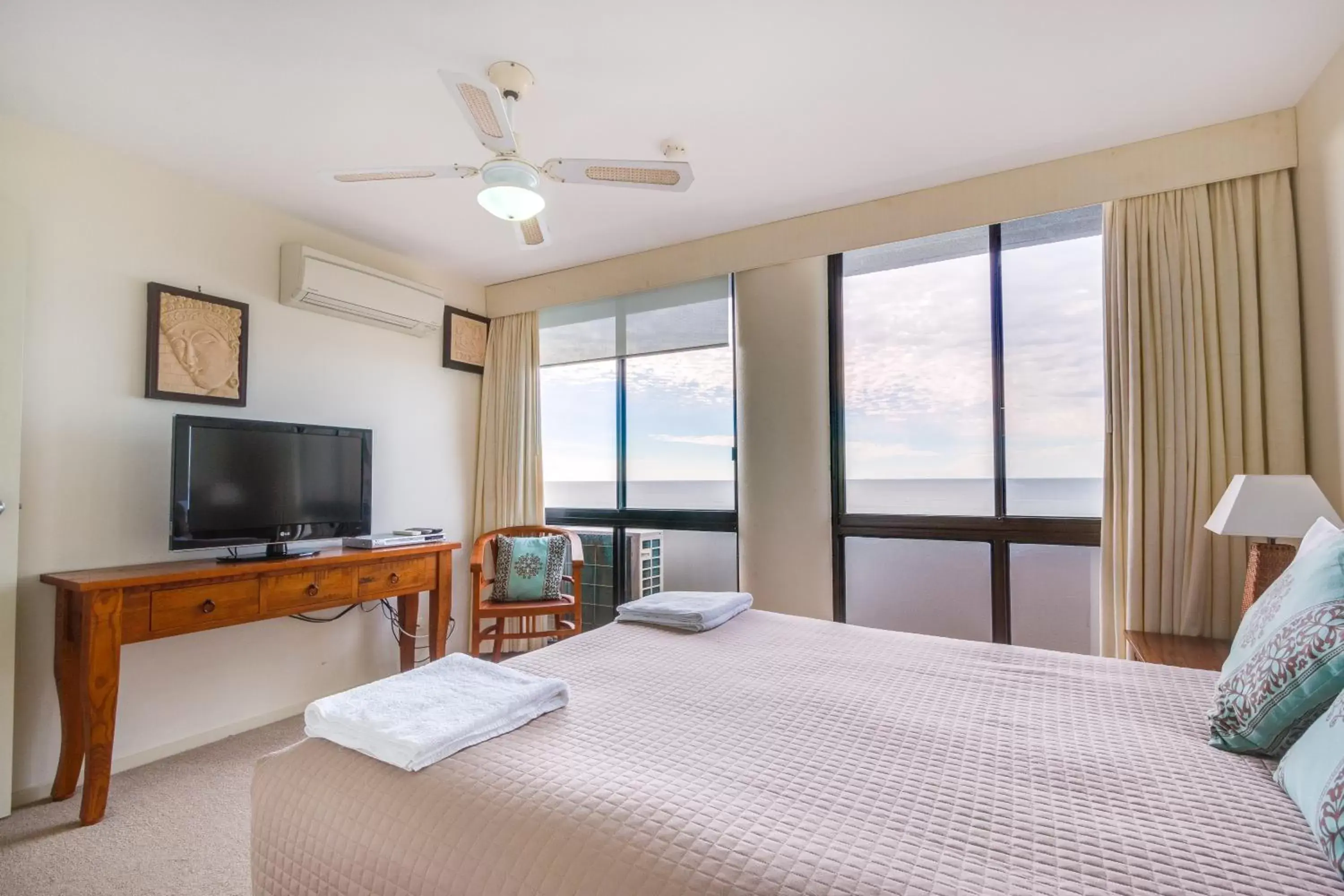 TV and multimedia, Bed in Pacific Towers Beach Resort