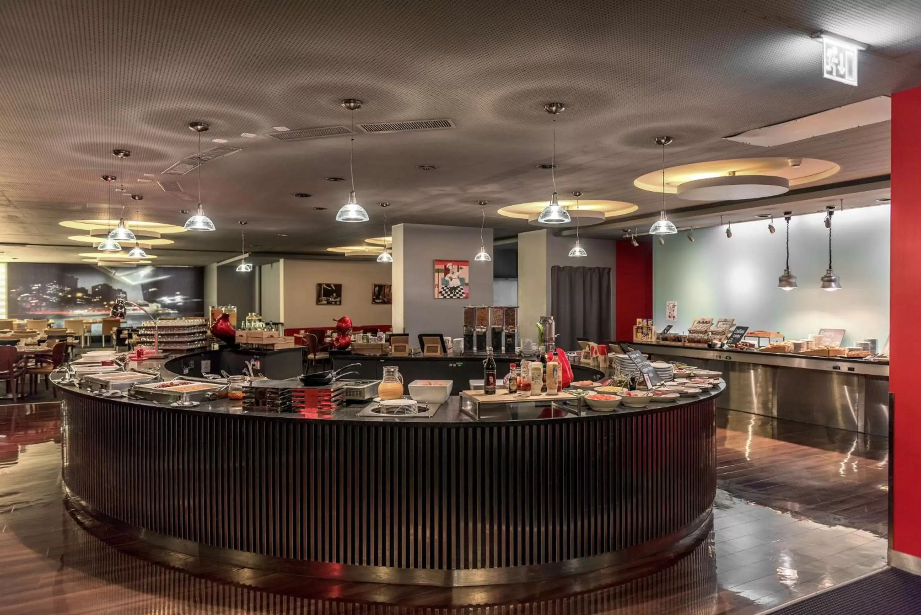 Restaurant/places to eat in Hilton Geneva Hotel and Conference Centre Restaurant/places to eat in Hilton Geneva Hotel and Conference Centre