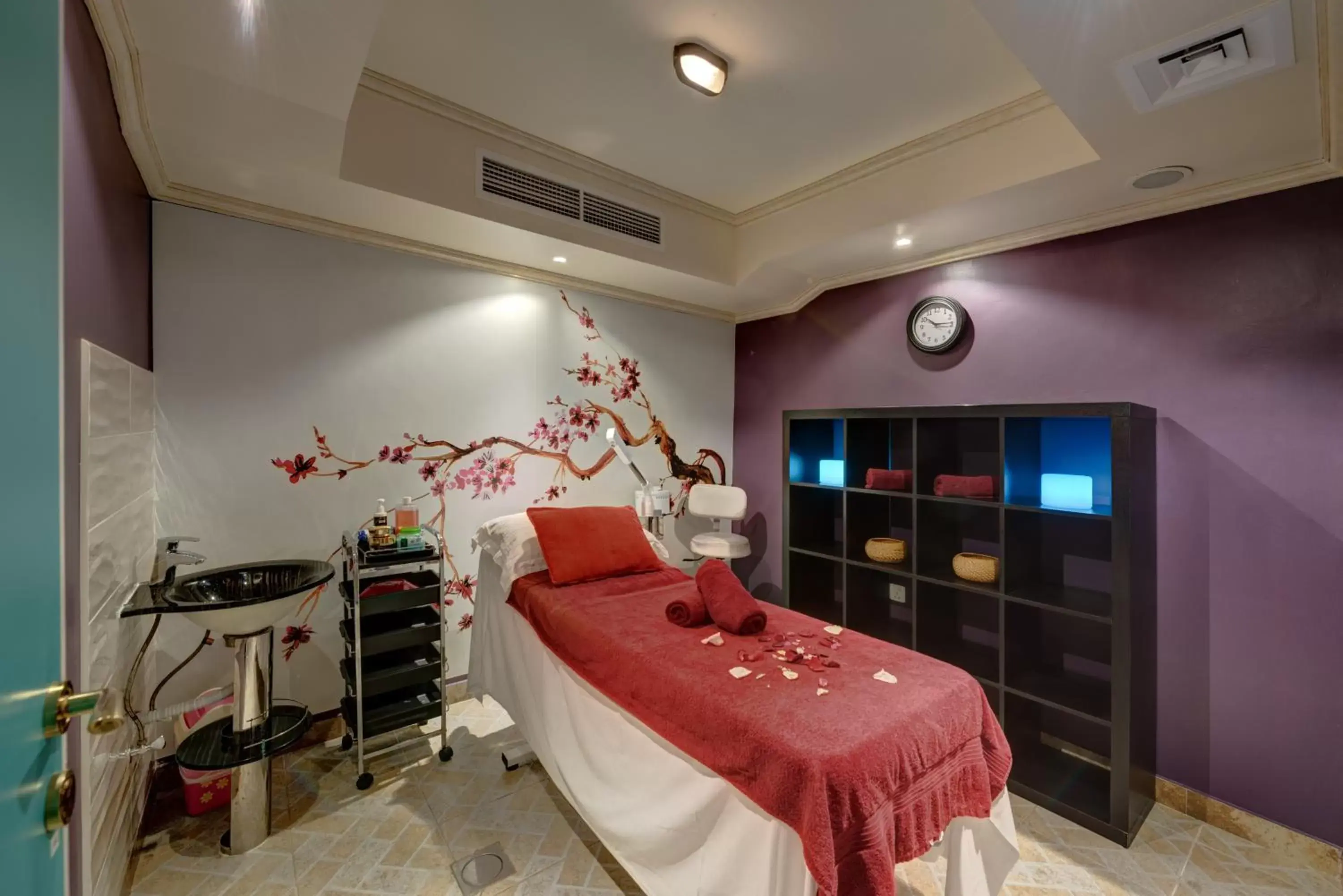 Massage, Bed in Sahara Beach Resort & Spa Massage, Bed in Sahara Beach Resort & Spa
