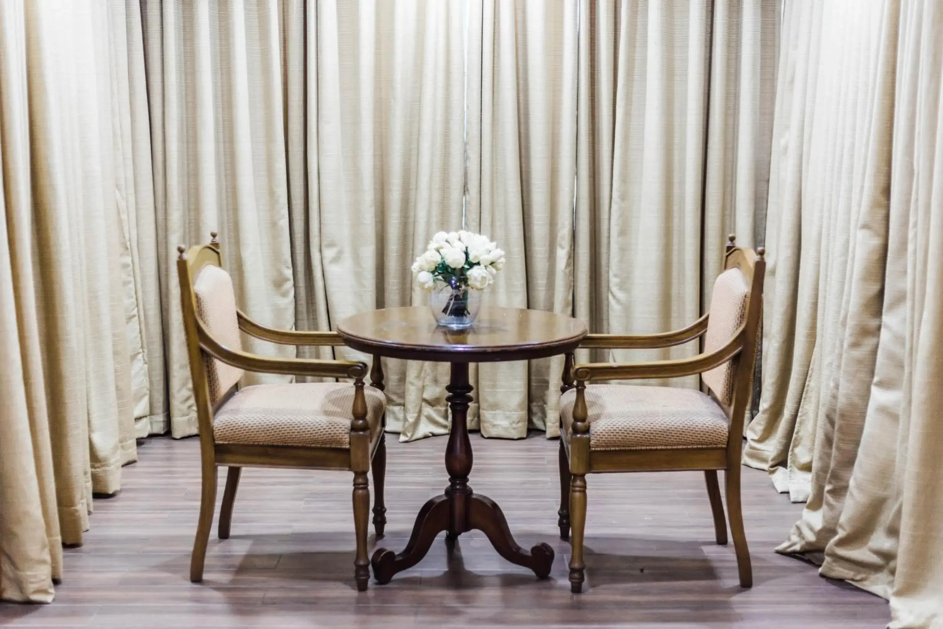 Living room, Seating Area in La Fiesta Hotel