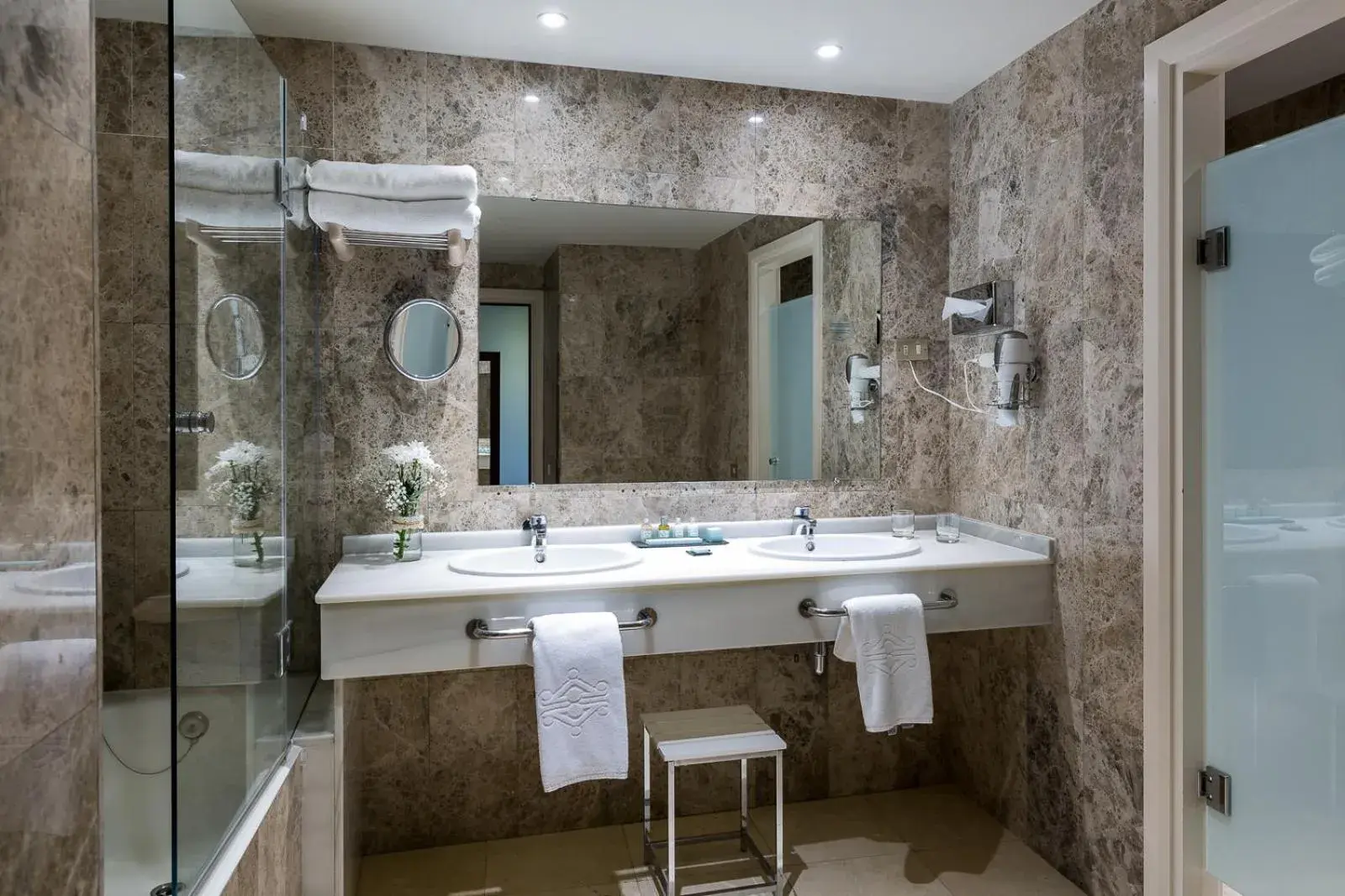 Bathroom in Parador de Gijón