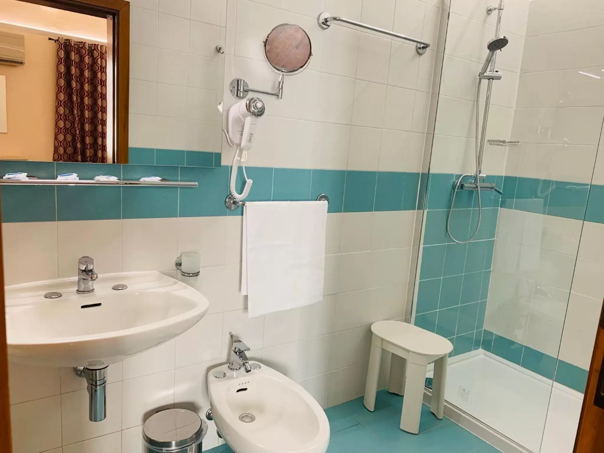 Toilet, Bathroom in PICCOLO HOTEL Con Access ZTL !!! Ɲel Ƈentro Storico di Ƒirenze !!!