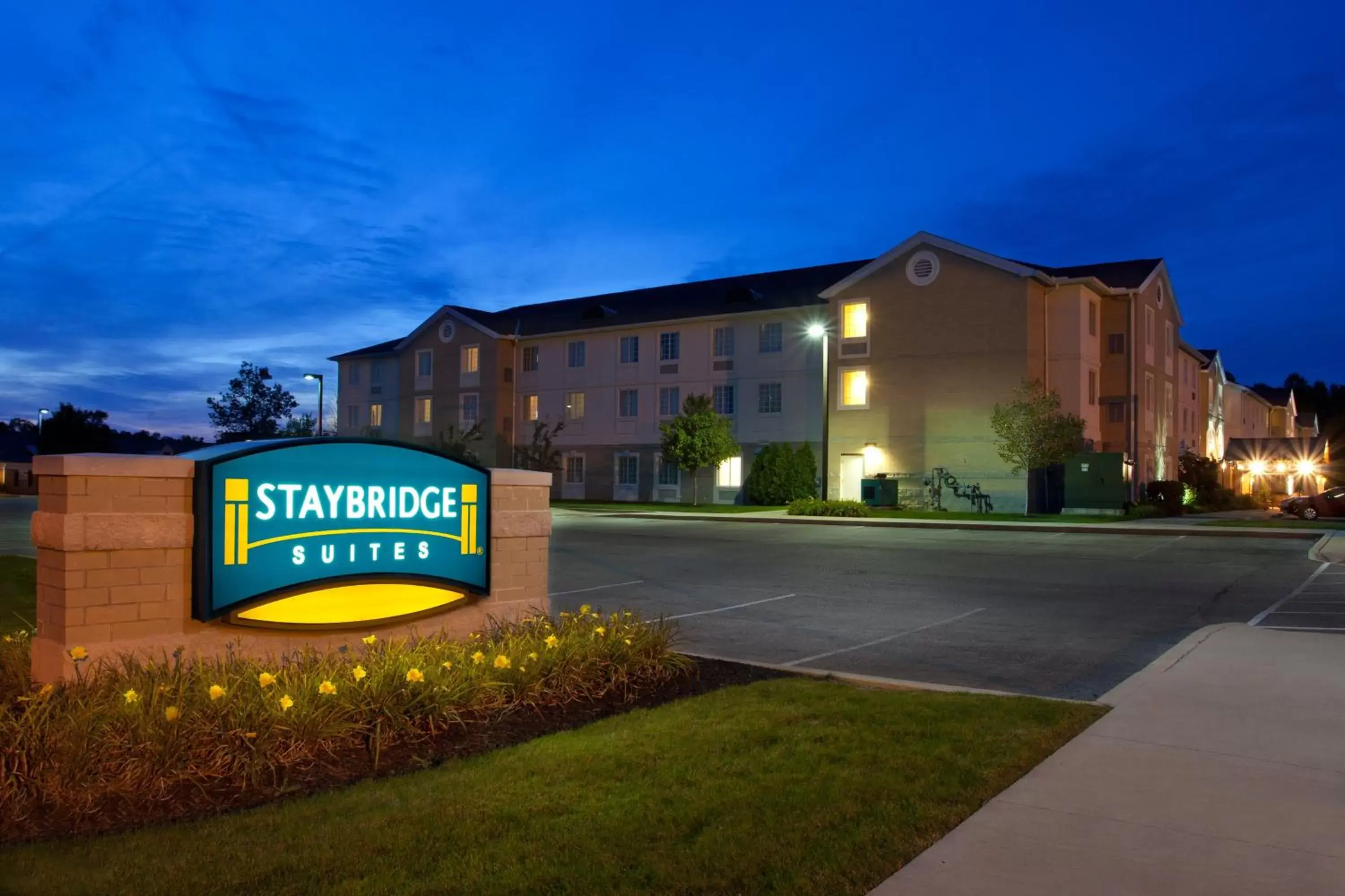 Property building, Property Logo/Sign in Staybridge Suites Cleveland Mayfield Heights Beachwood, an IHG Hotel