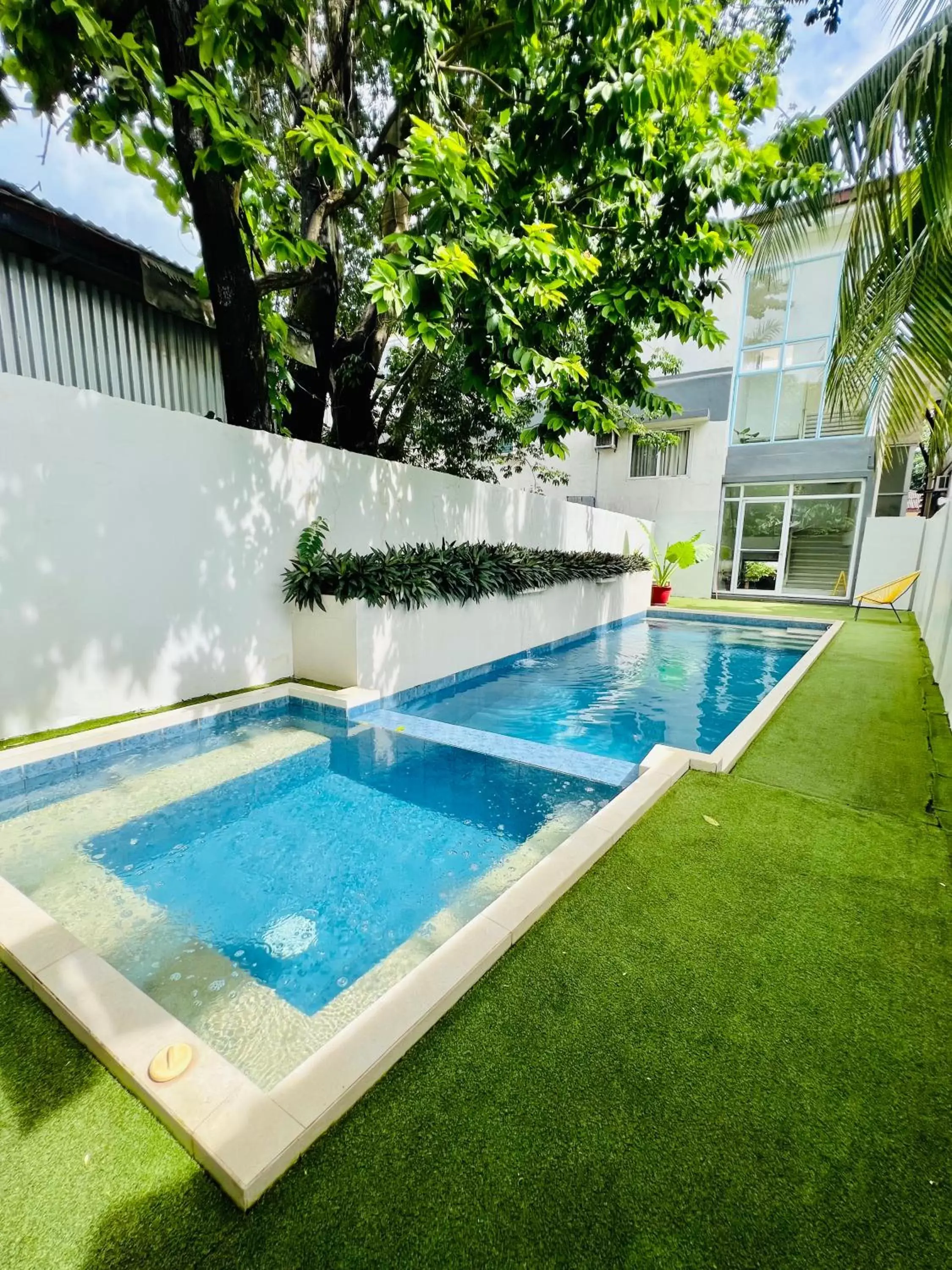 Swimming Pool in Treetop Suites