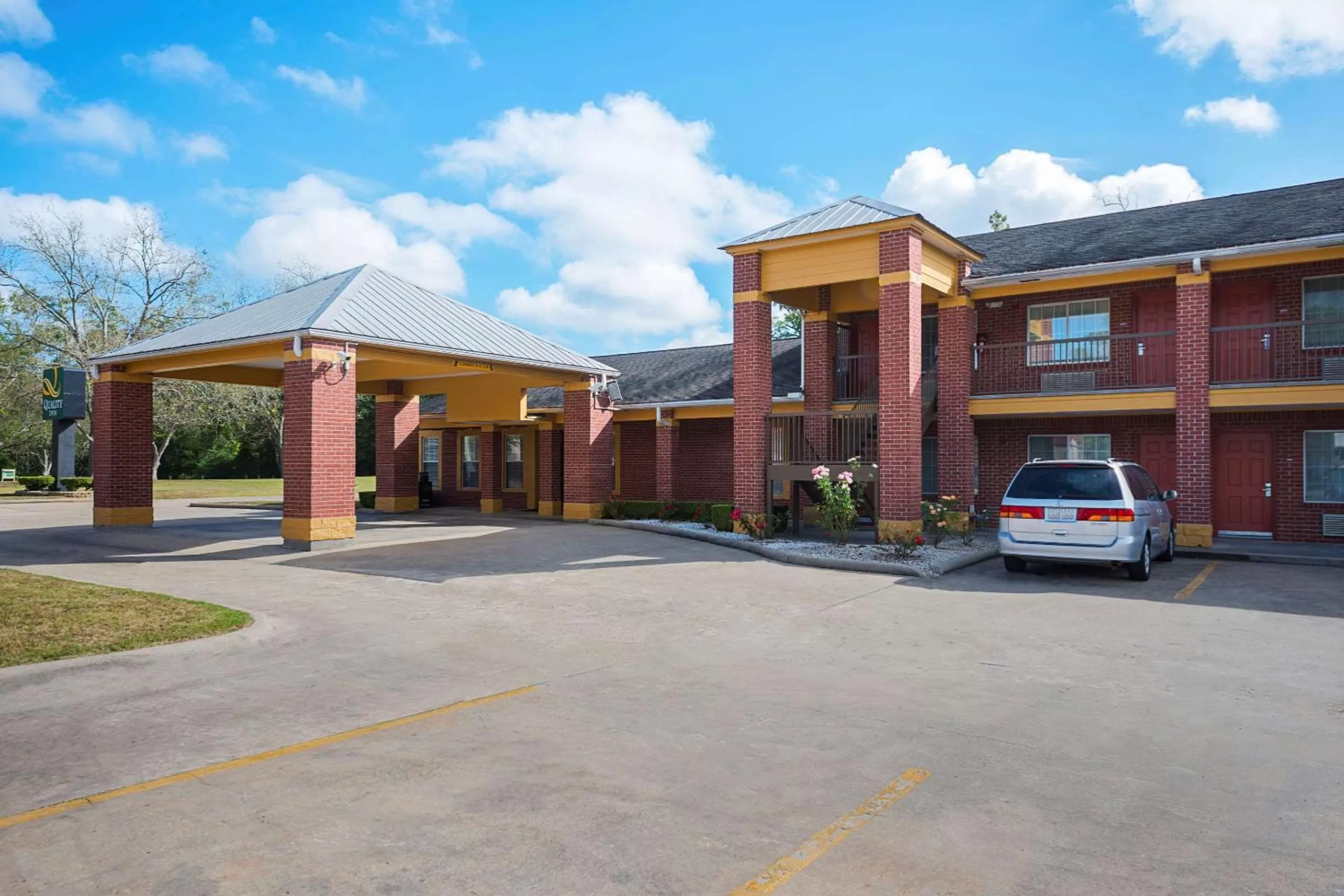 Property building in Quality Inn DeRidder