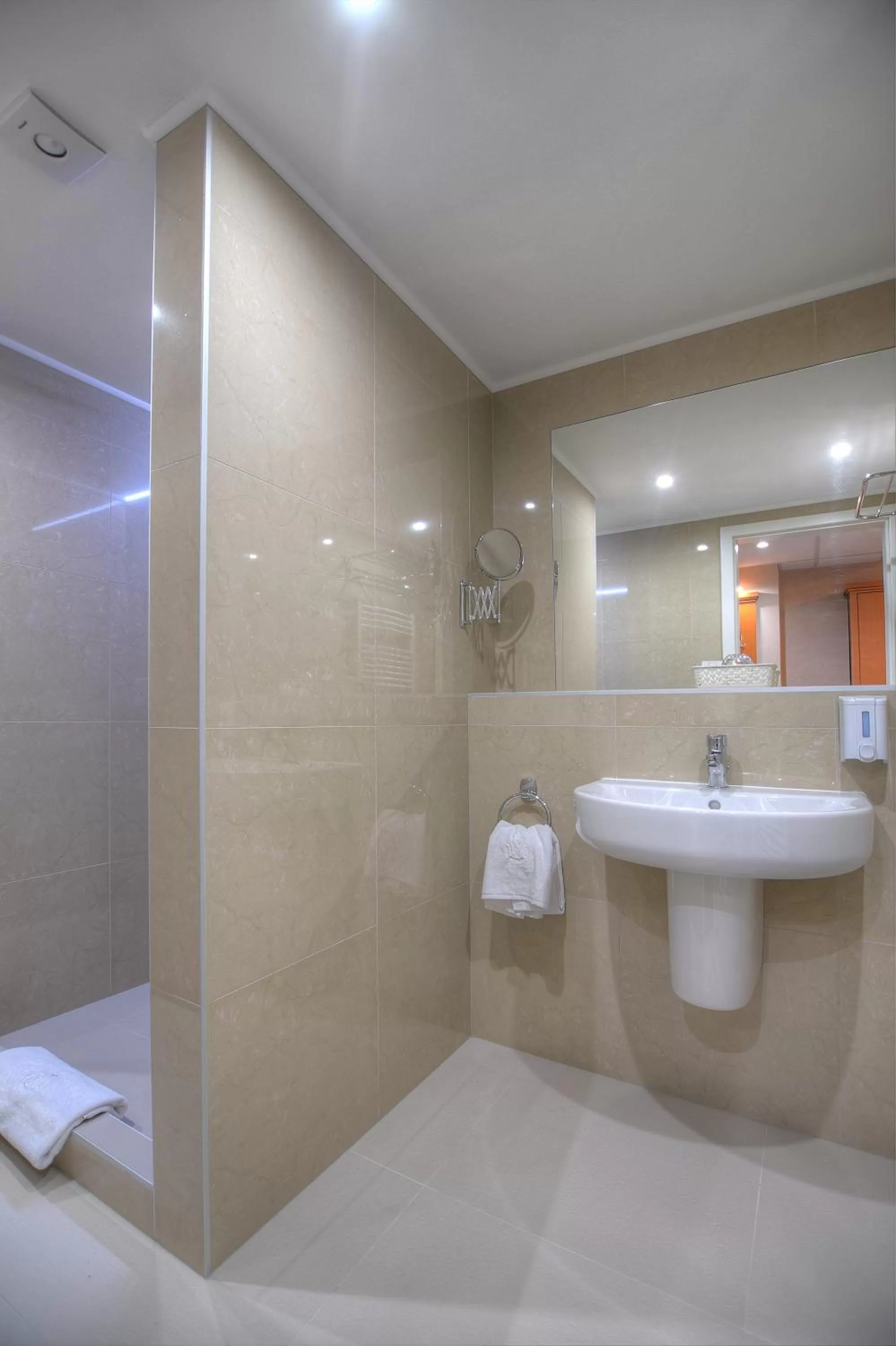 Bathroom in Anna Hotel