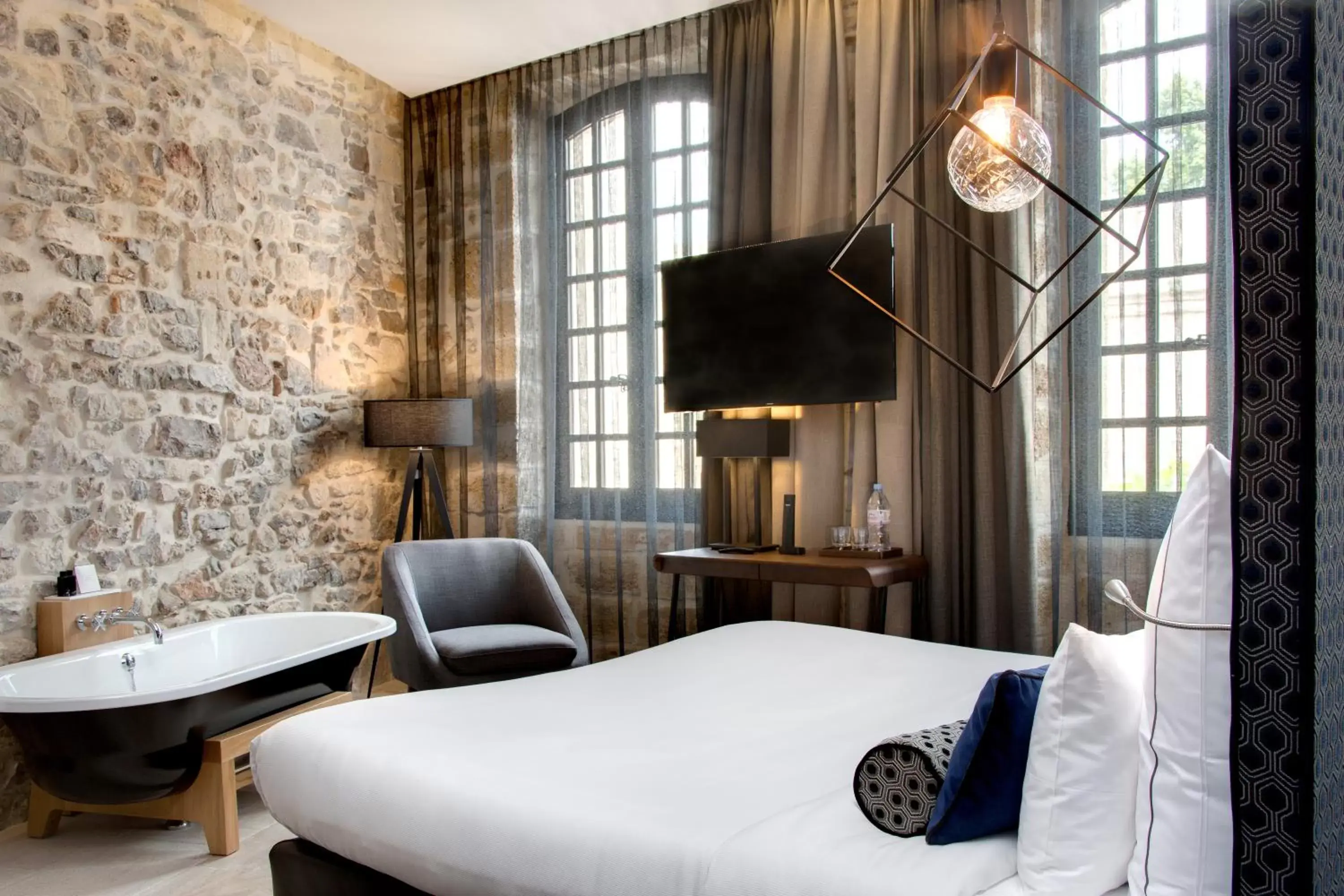 Photo of the whole room, Bed in Boutique Hôtel des Remparts & Spa