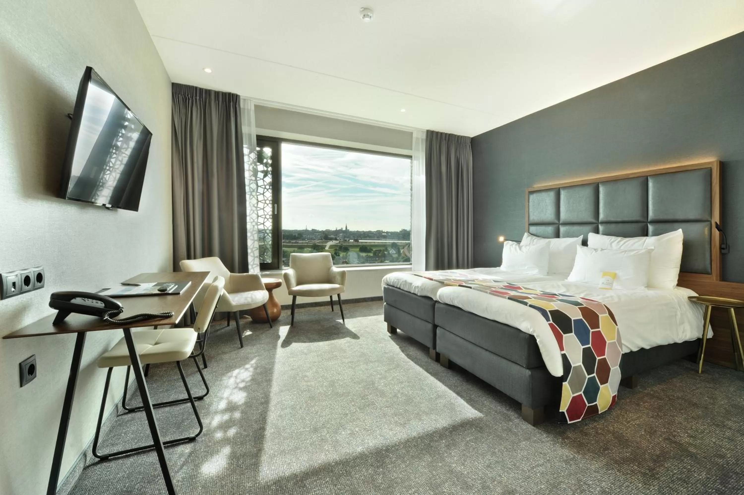 View (from property/room), Bed in Van der Valk Hotel Nijmegen-Lent