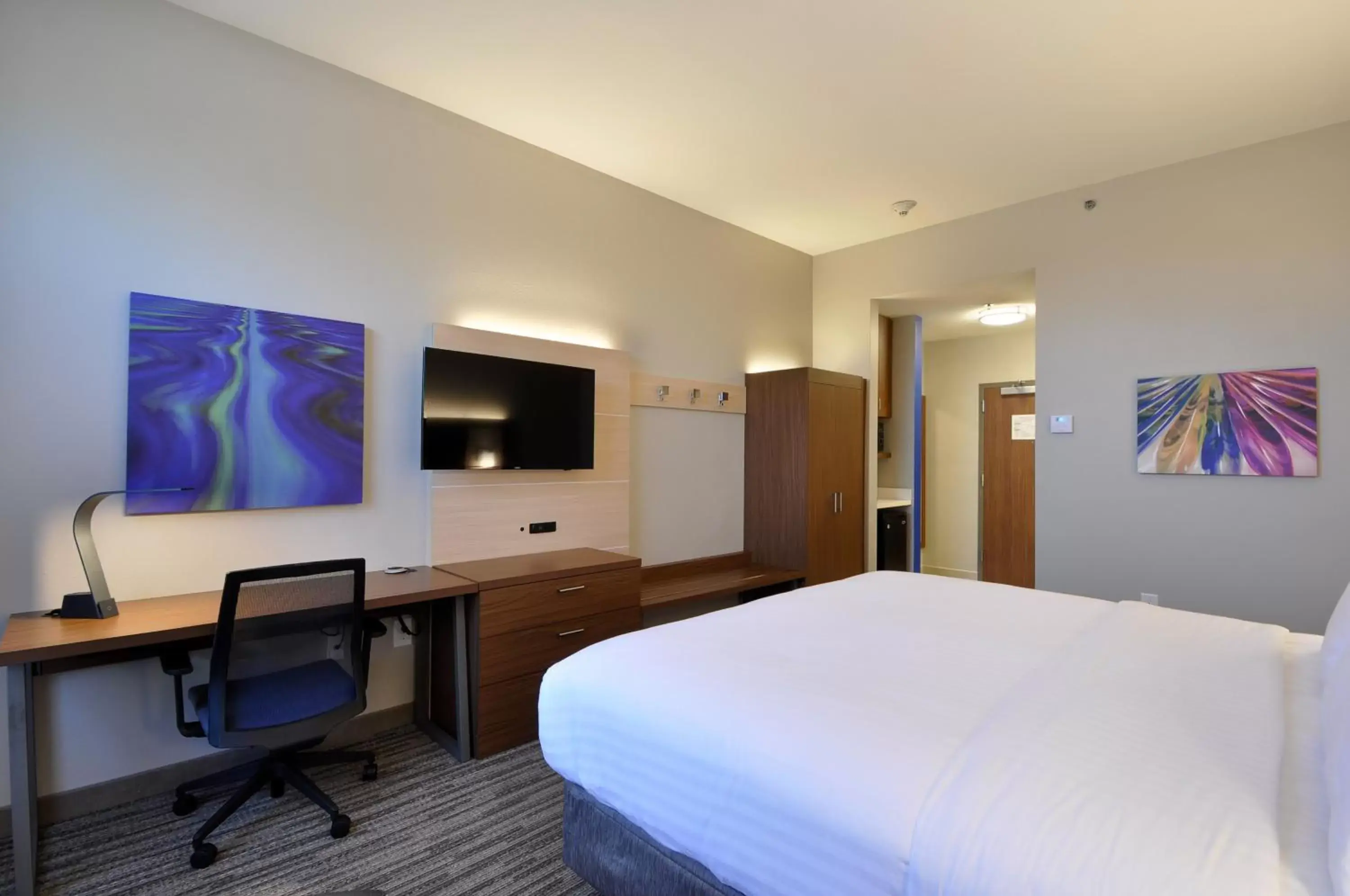 Photo of the whole room, Bed in Holiday Inn Express Quantico - Stafford, an IHG Hotel