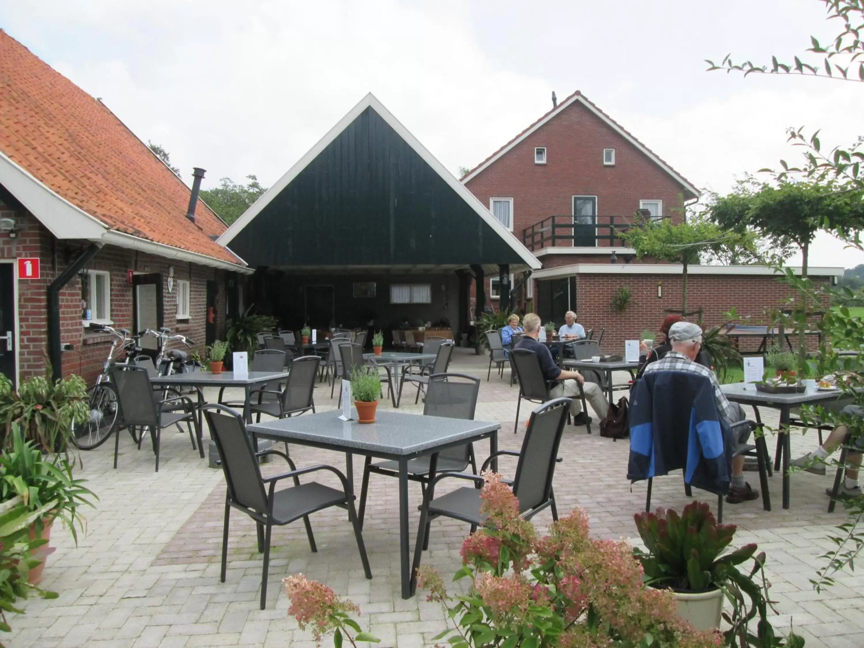 Restaurant/Places to Eat in Veenemaat