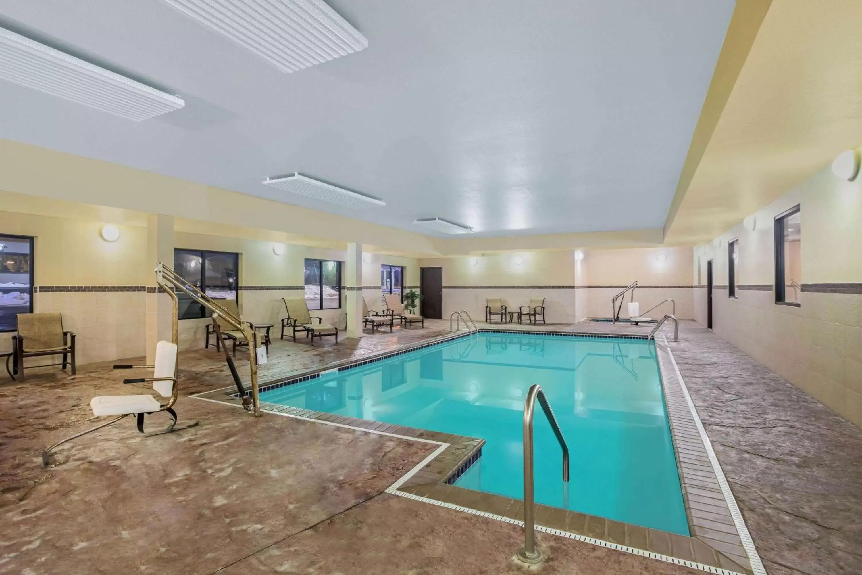 Pool view, Swimming Pool in La Quinta by Wyndham Sioux Falls
