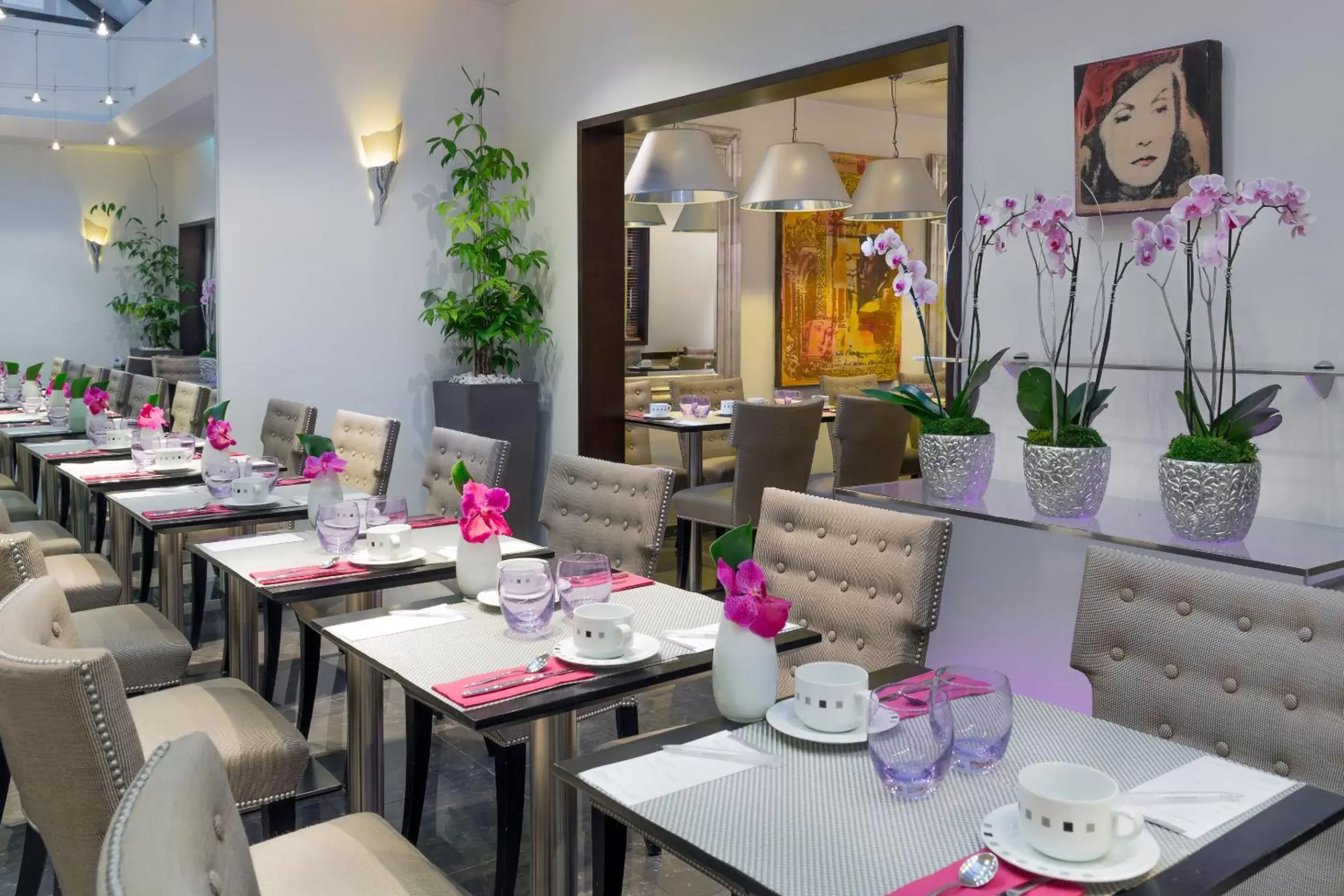 Area and facilities, Restaurant/Places to Eat in Auteuil Manotel