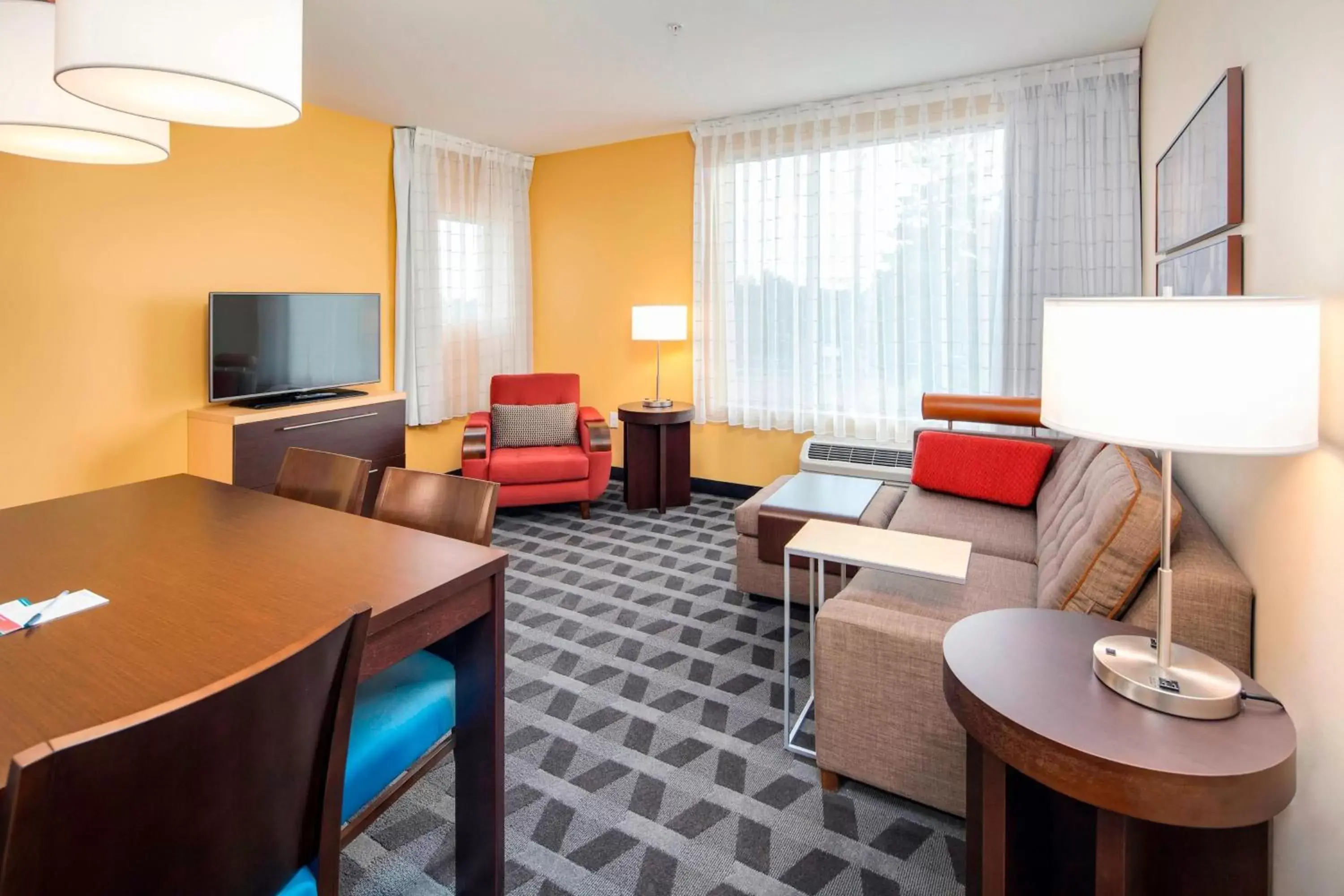 Living room, Seating Area in TownePlace Suites by Marriott Bellingham