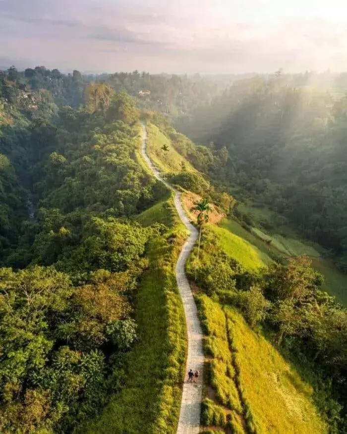 Hiking, Bird's-eye View in Ibah