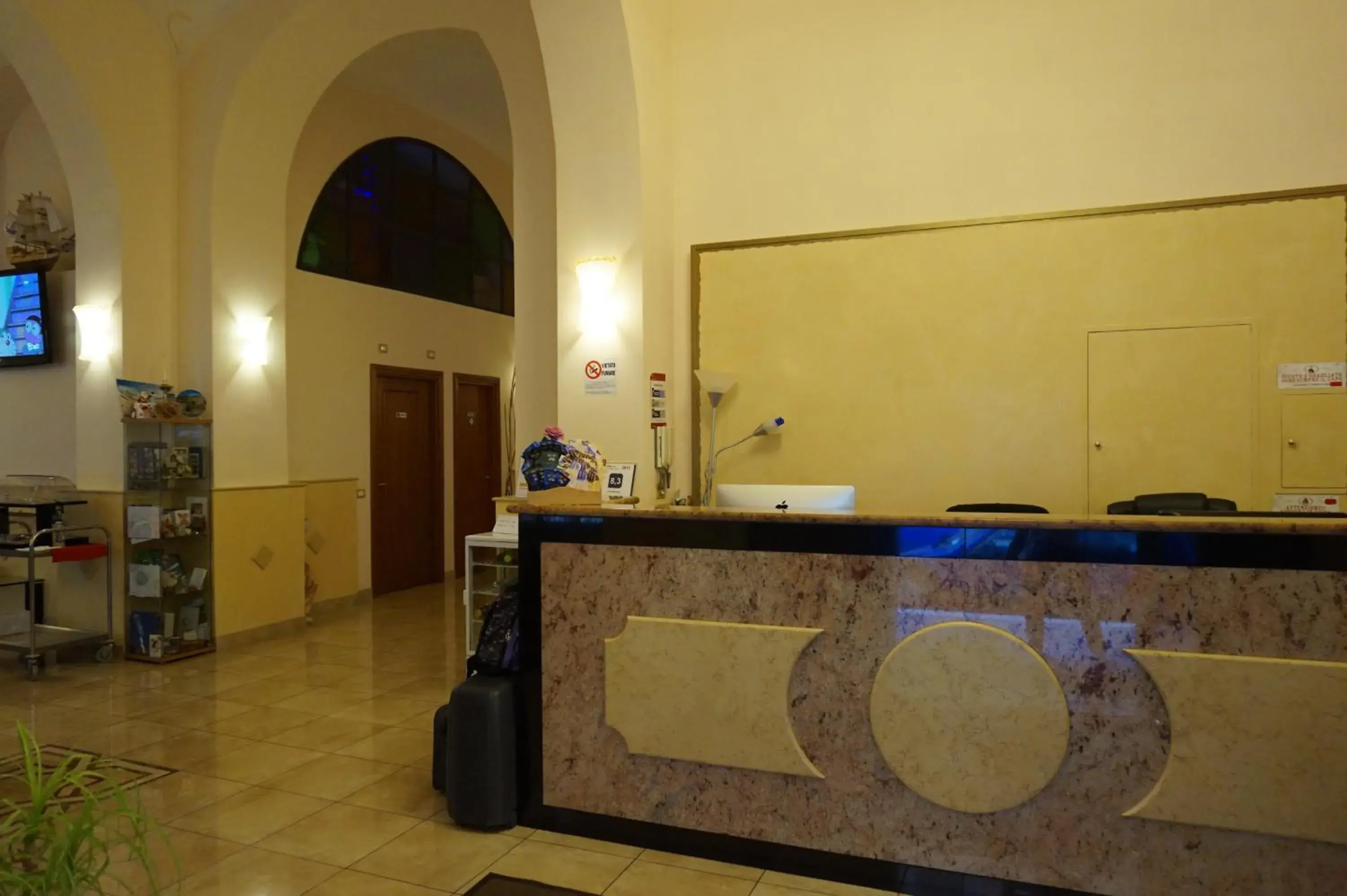 Lobby or reception, Lobby/Reception in Hotel Maryelen