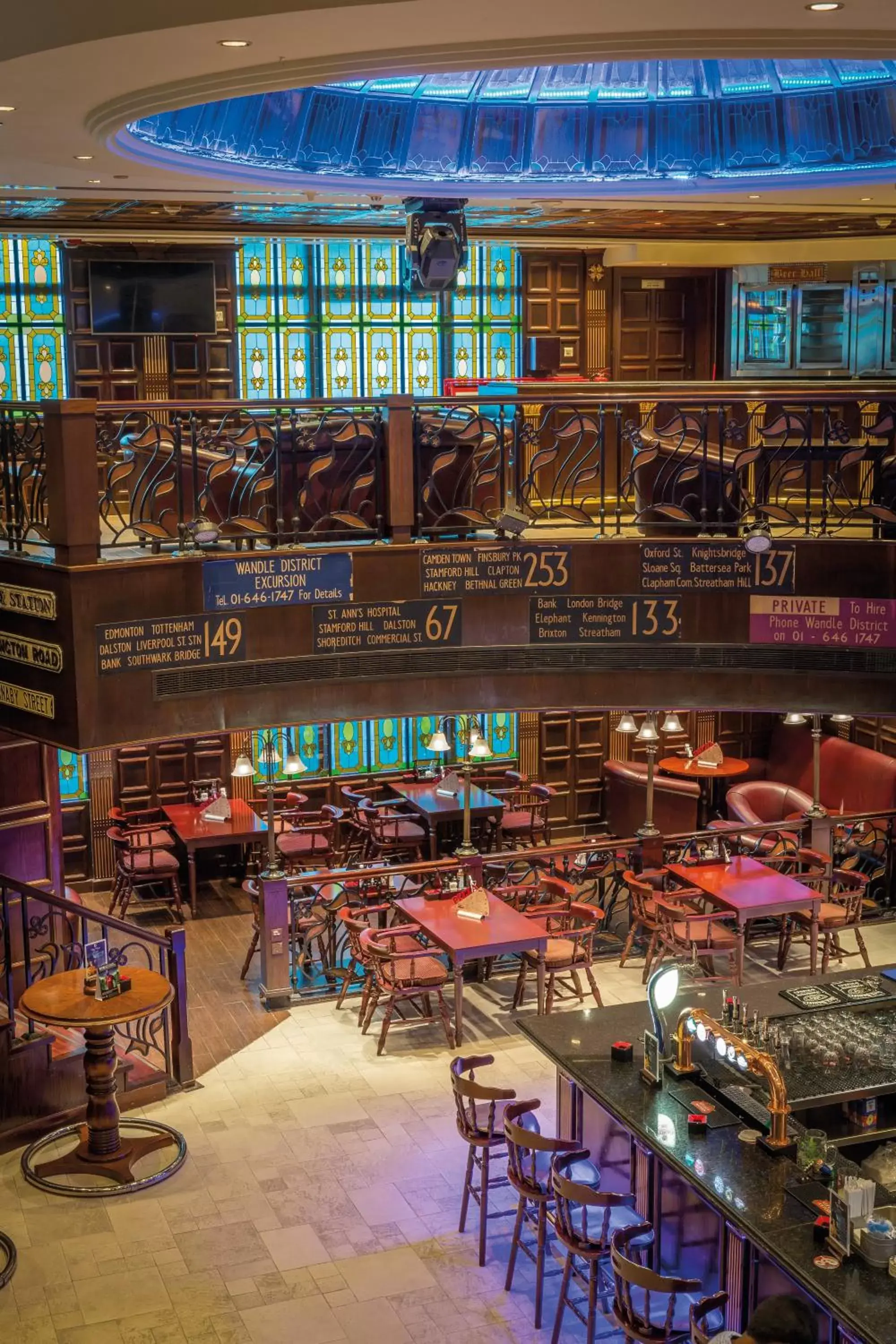 Lounge or bar in Swissôtel Al Murooj Dubai