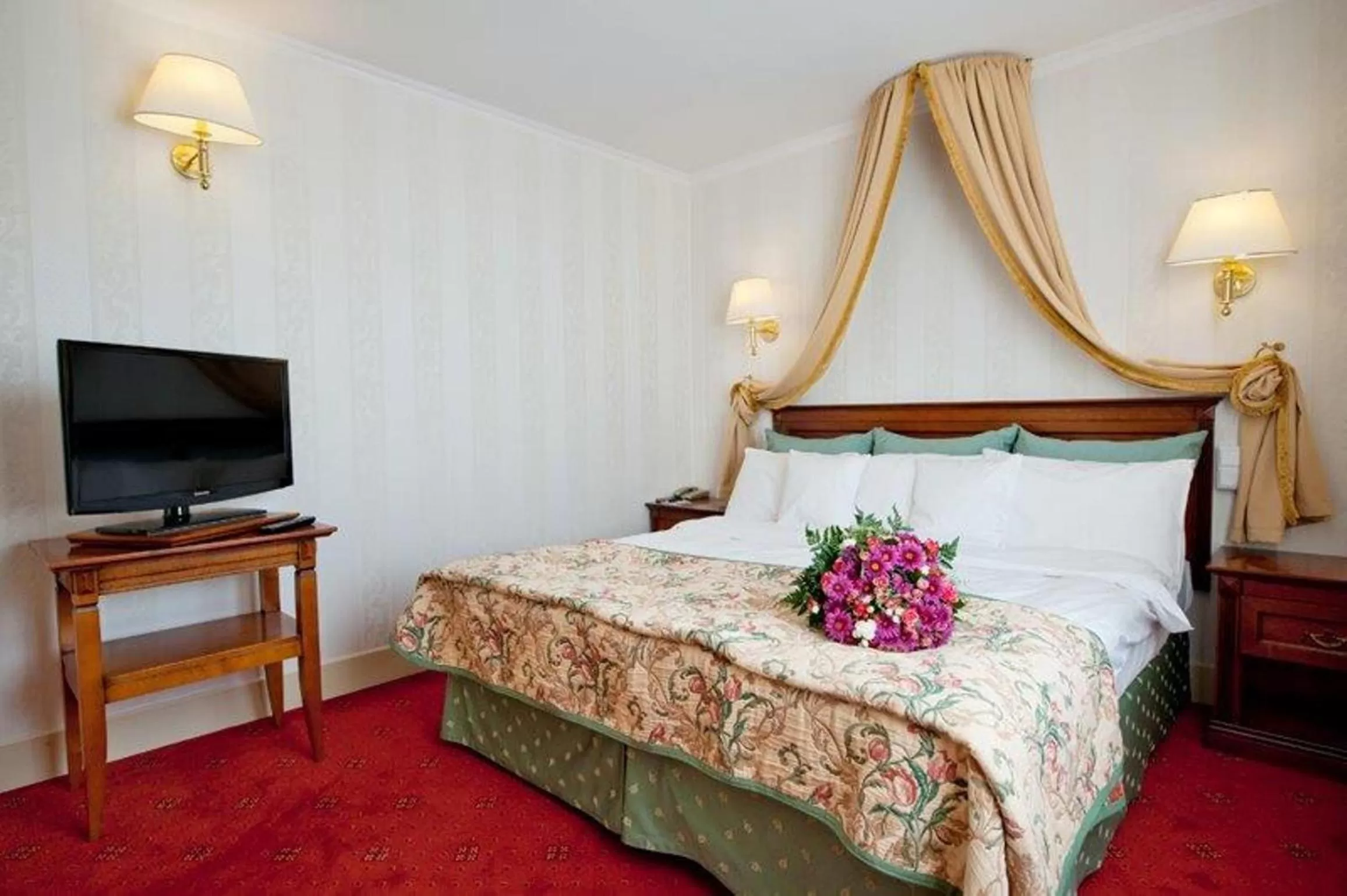 TV and multimedia, Bed in Hotel Mazurkas