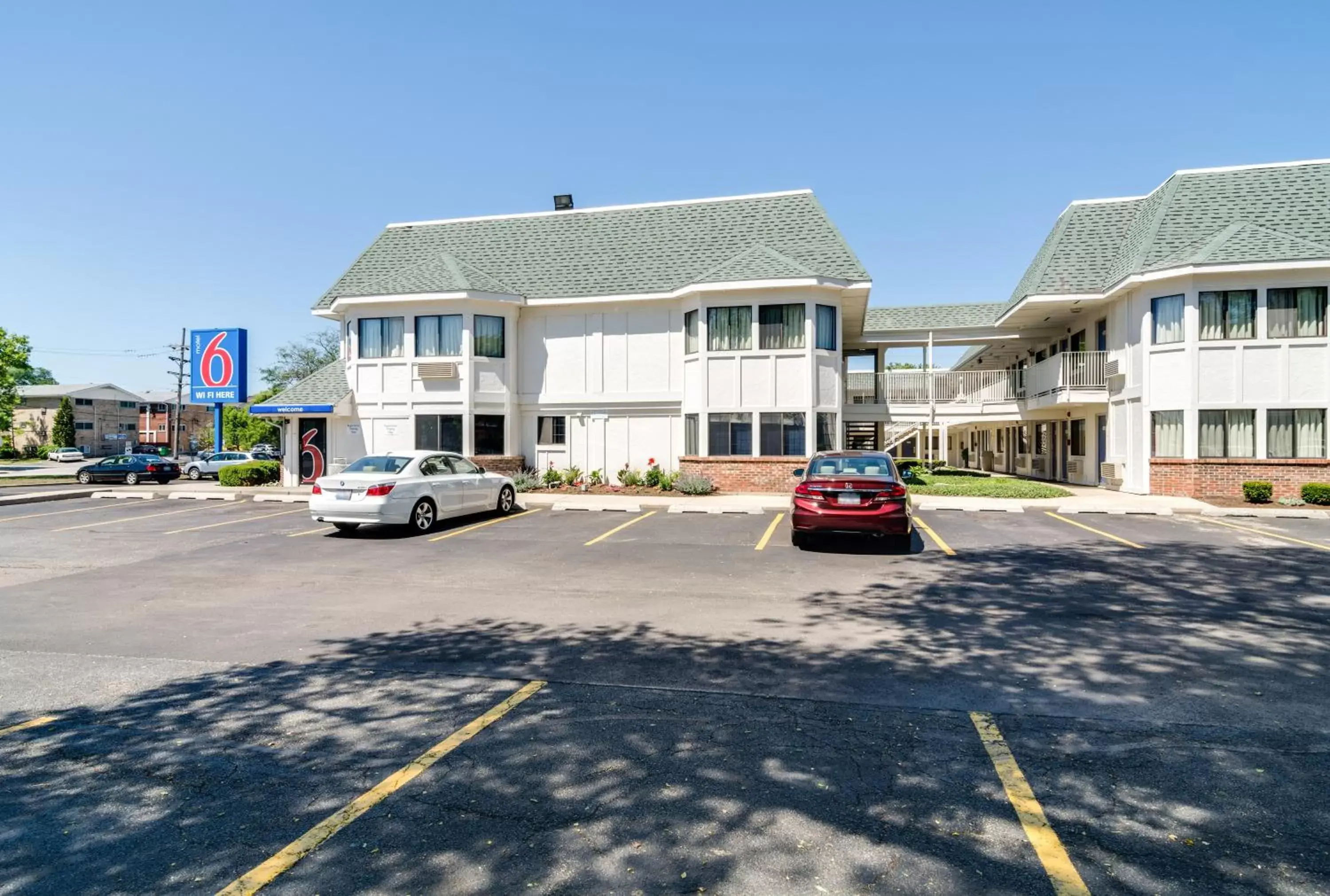 Facade/entrance, Property Building in Motel 6-Schiller Park, IL - Chicago O'Hare