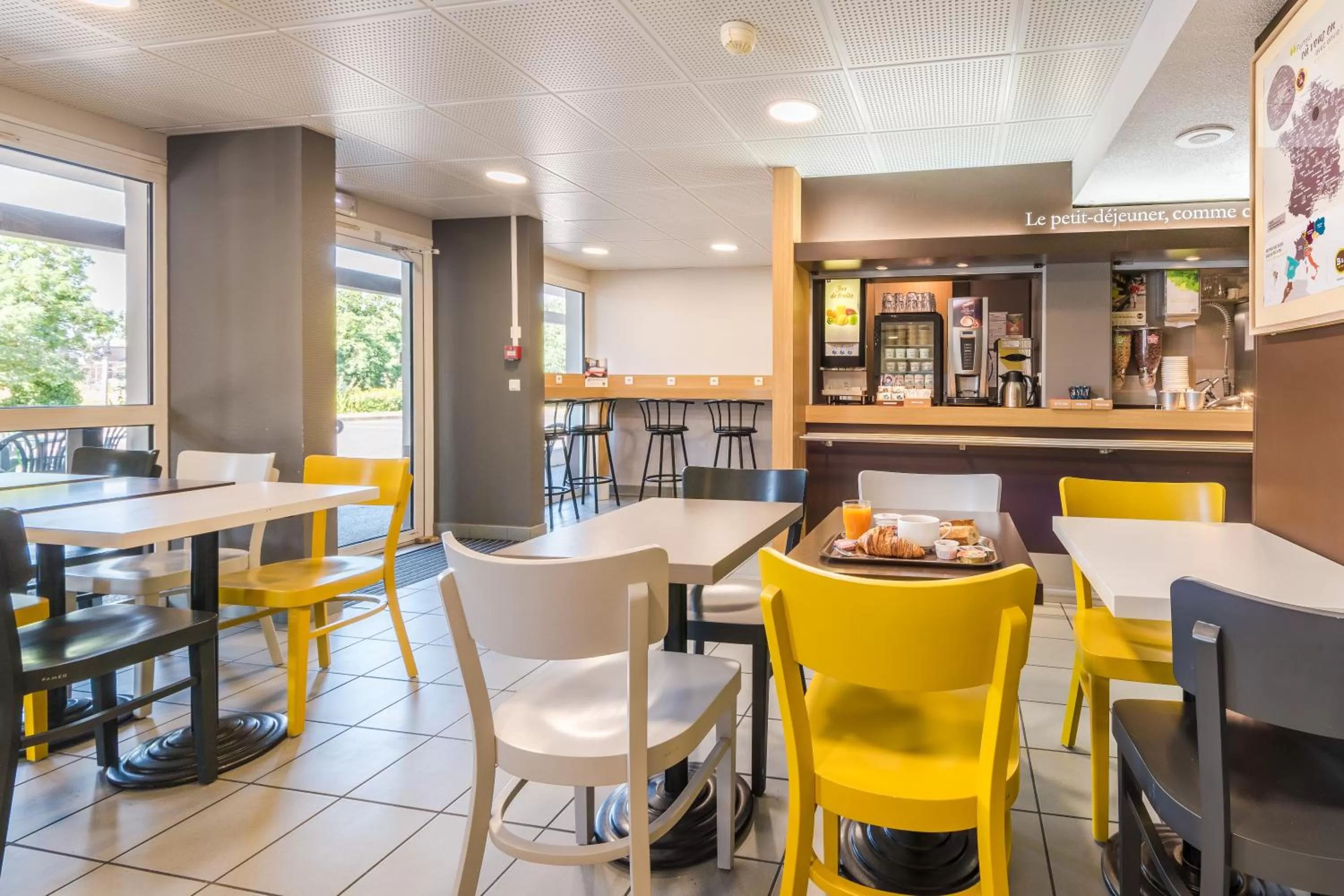 Buffet breakfast in B&B HOTEL Saint-Nazaire Trignac