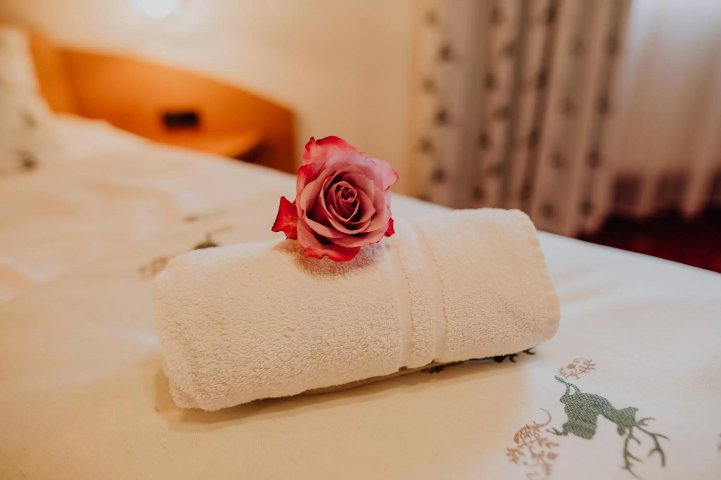 Bedroom, Bed in Panorama Hotel Gasthof Leidingerhof