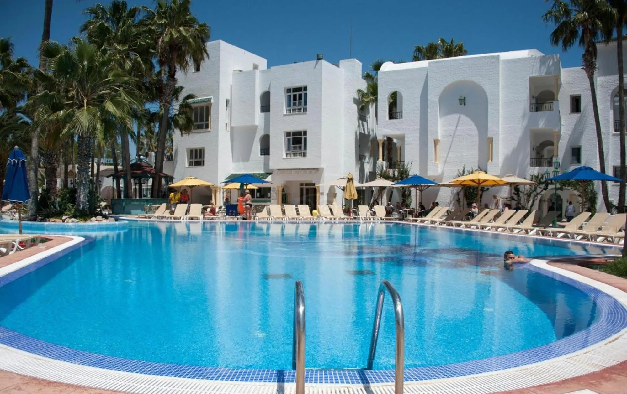 Swimming pool in Hotel Nesrine Hammamet