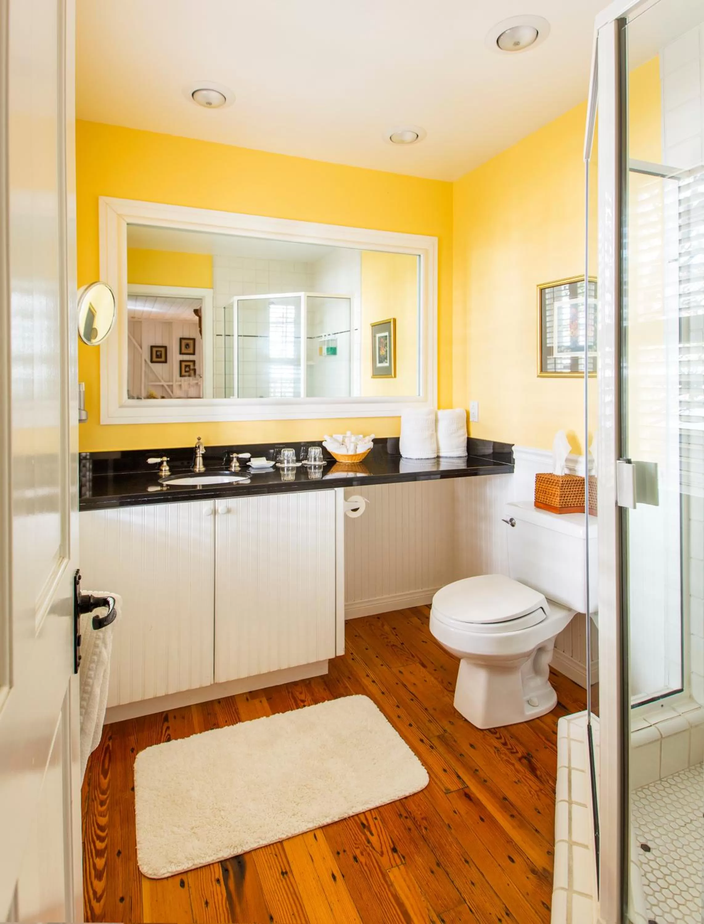 Bathroom in Simpson House Inn
