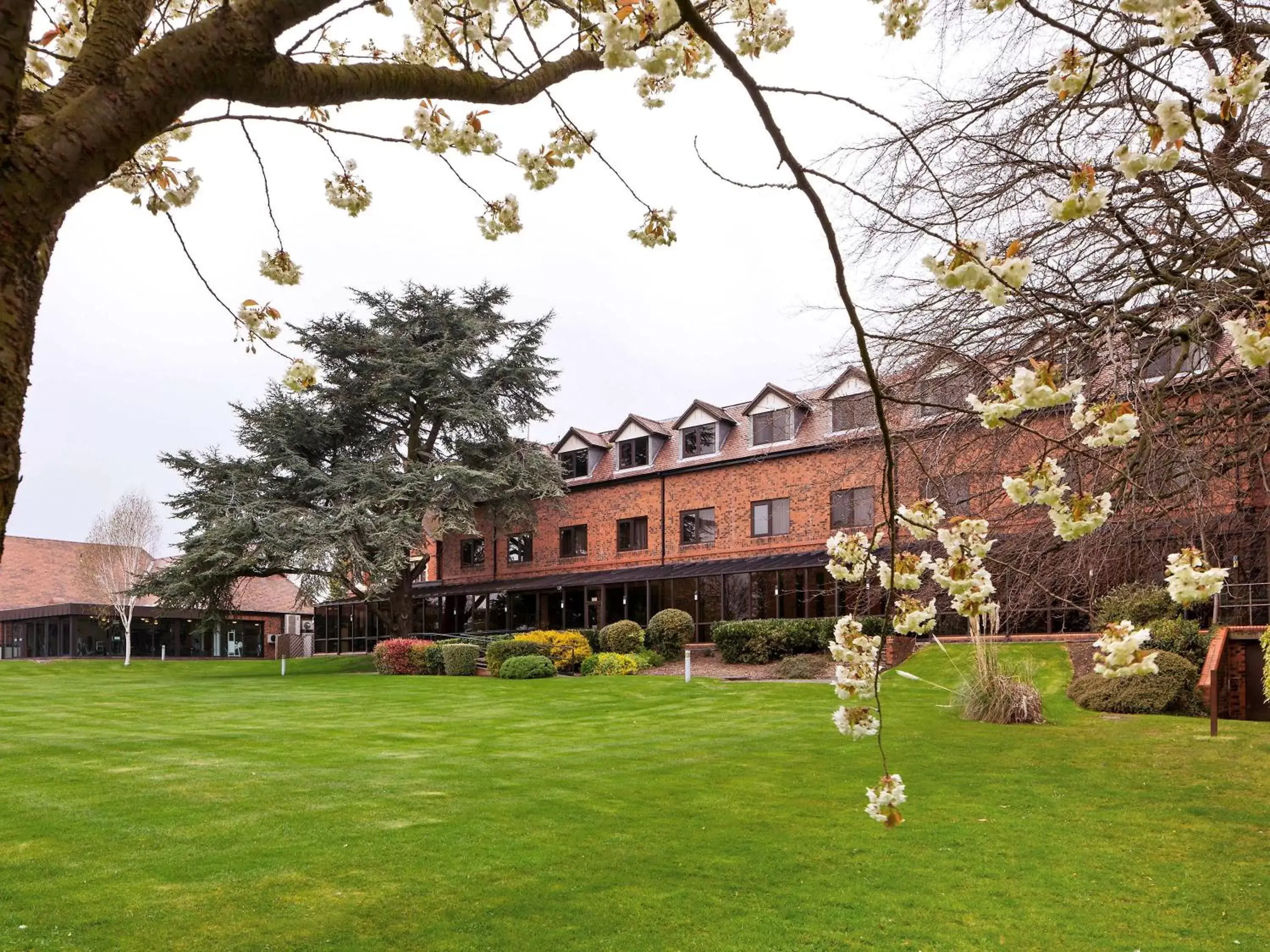 Property Building in Mercure Hull Grange Park Hotel