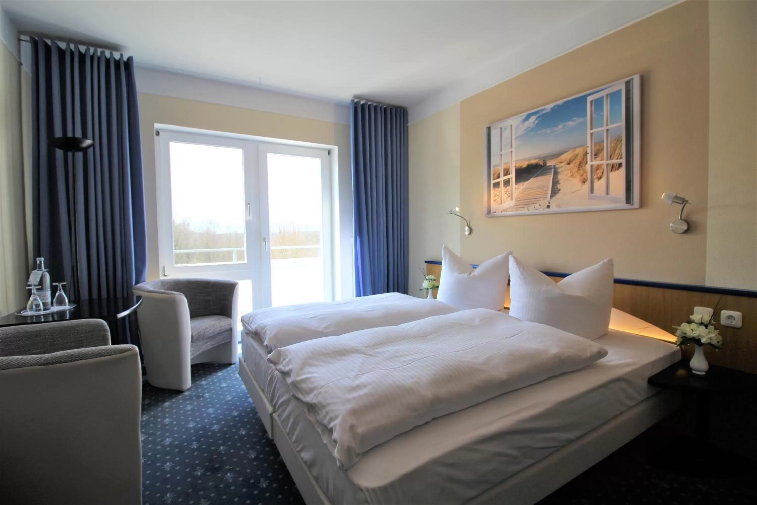 Photo of the whole room, Bed in Parkhotel Klüschenberg