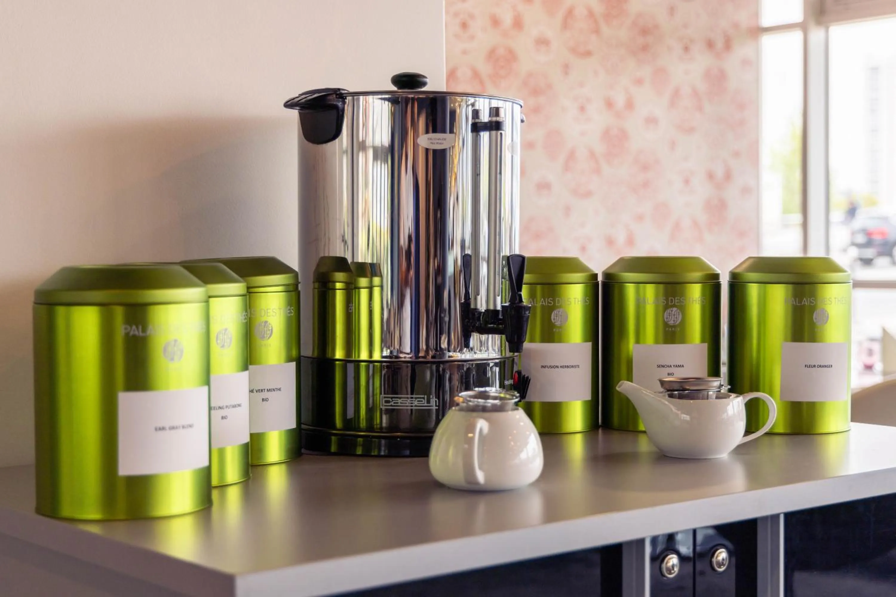 Restaurant/places to eat in Mercure Paris Ivry Quai De Seine