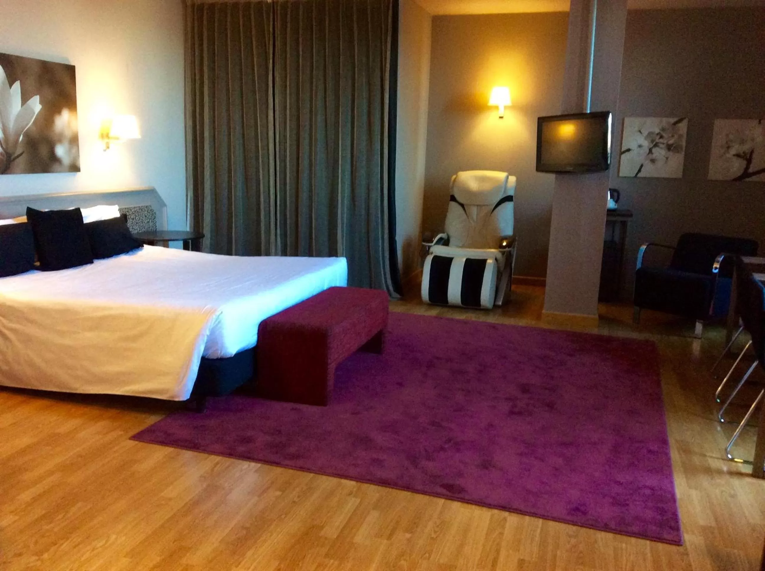 Photo of the whole room, Bed in Ciutat de Granollers