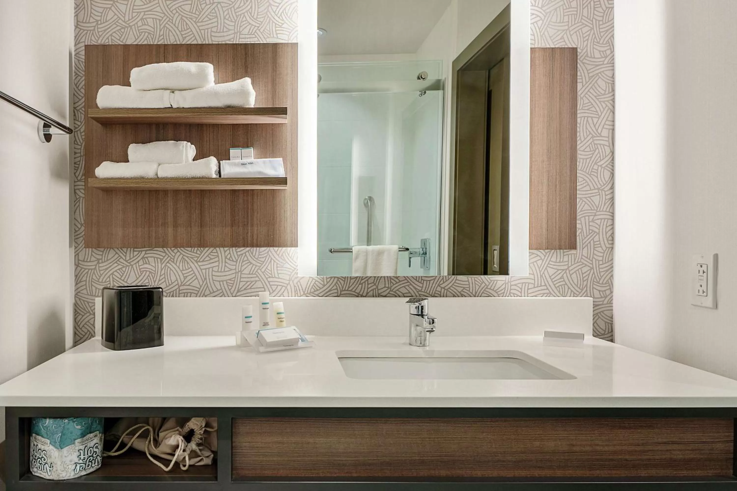 Bathroom in Hilton Garden Inn Edmond/Oklahoma City North