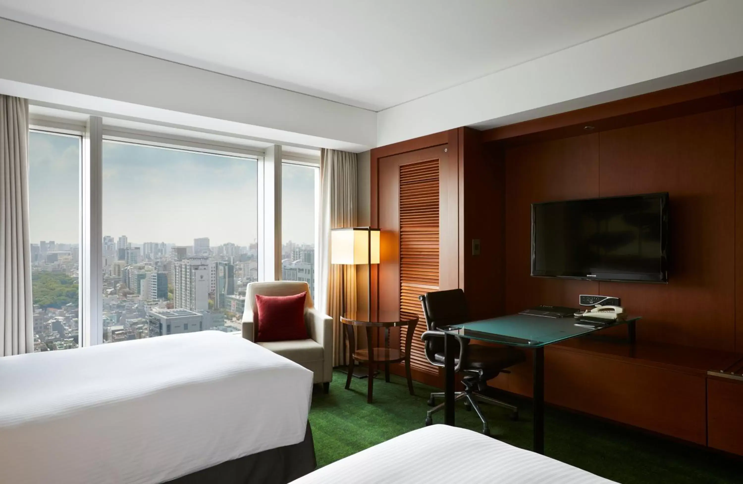 Photo of the whole room, TV/Entertainment Center in InterContinental Seoul COEX, an IHG Hotel