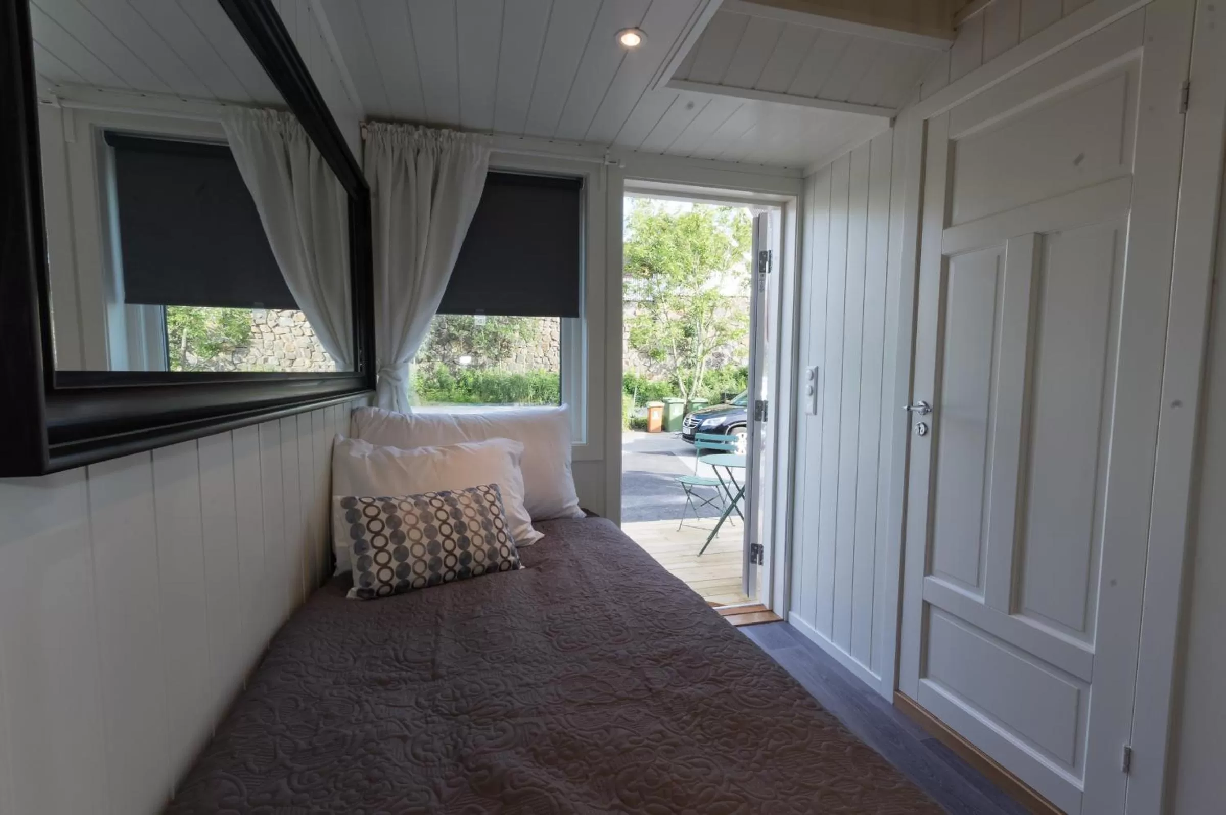 Bed in Krøgeneslåven Microtel