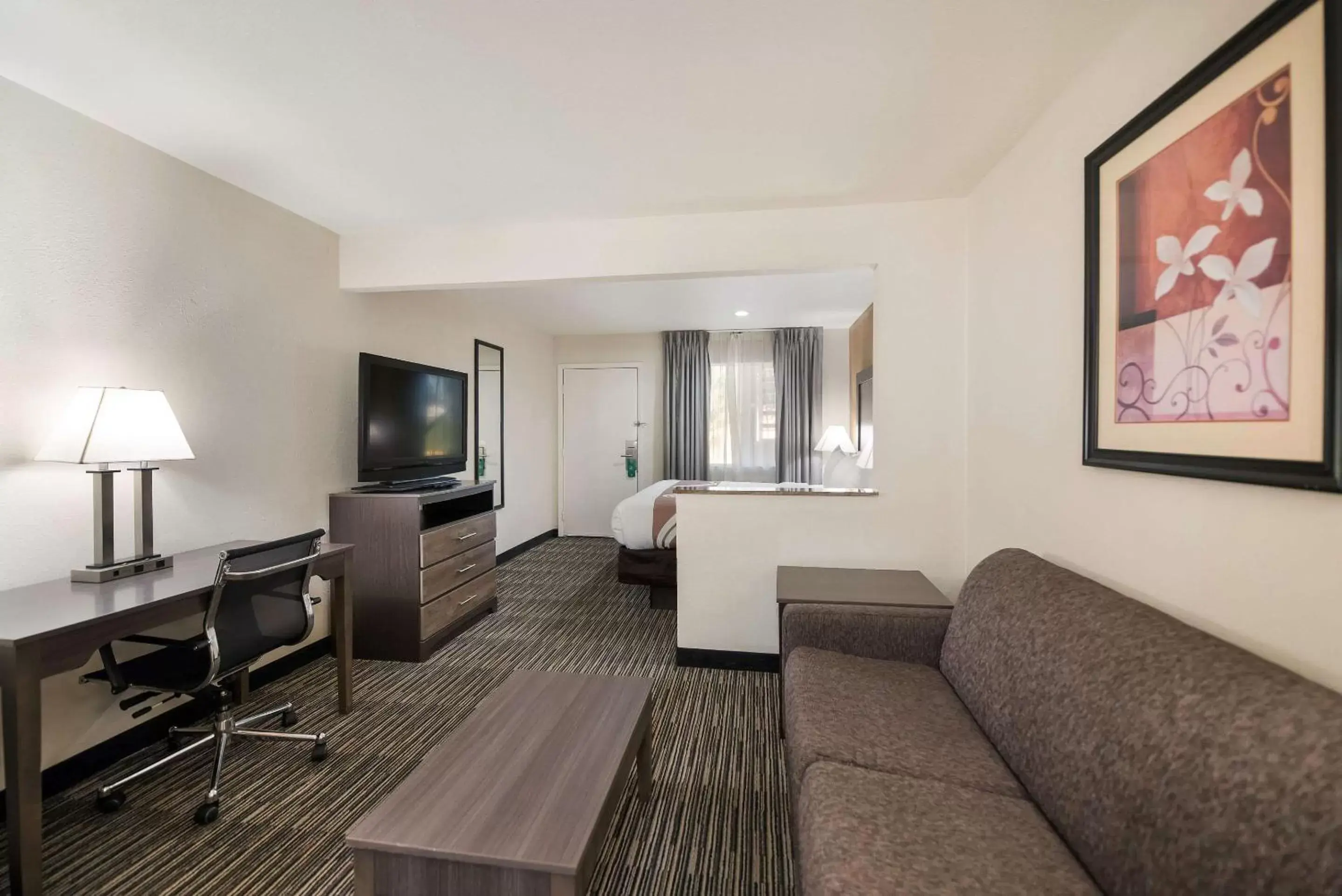 Bedroom, Seating Area in Quality Inn & Suites Lufkin