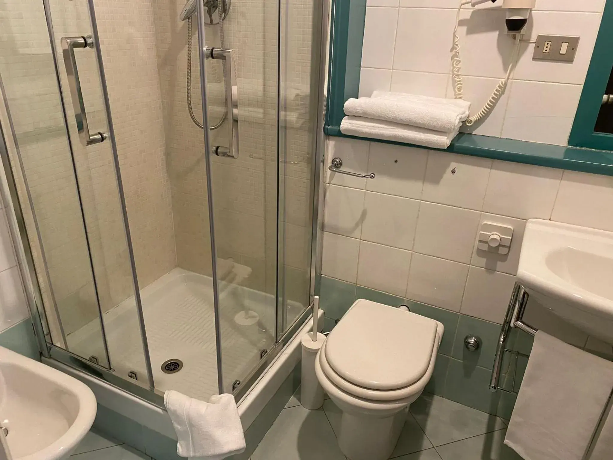 Bathroom in Hotel Palace del Conero