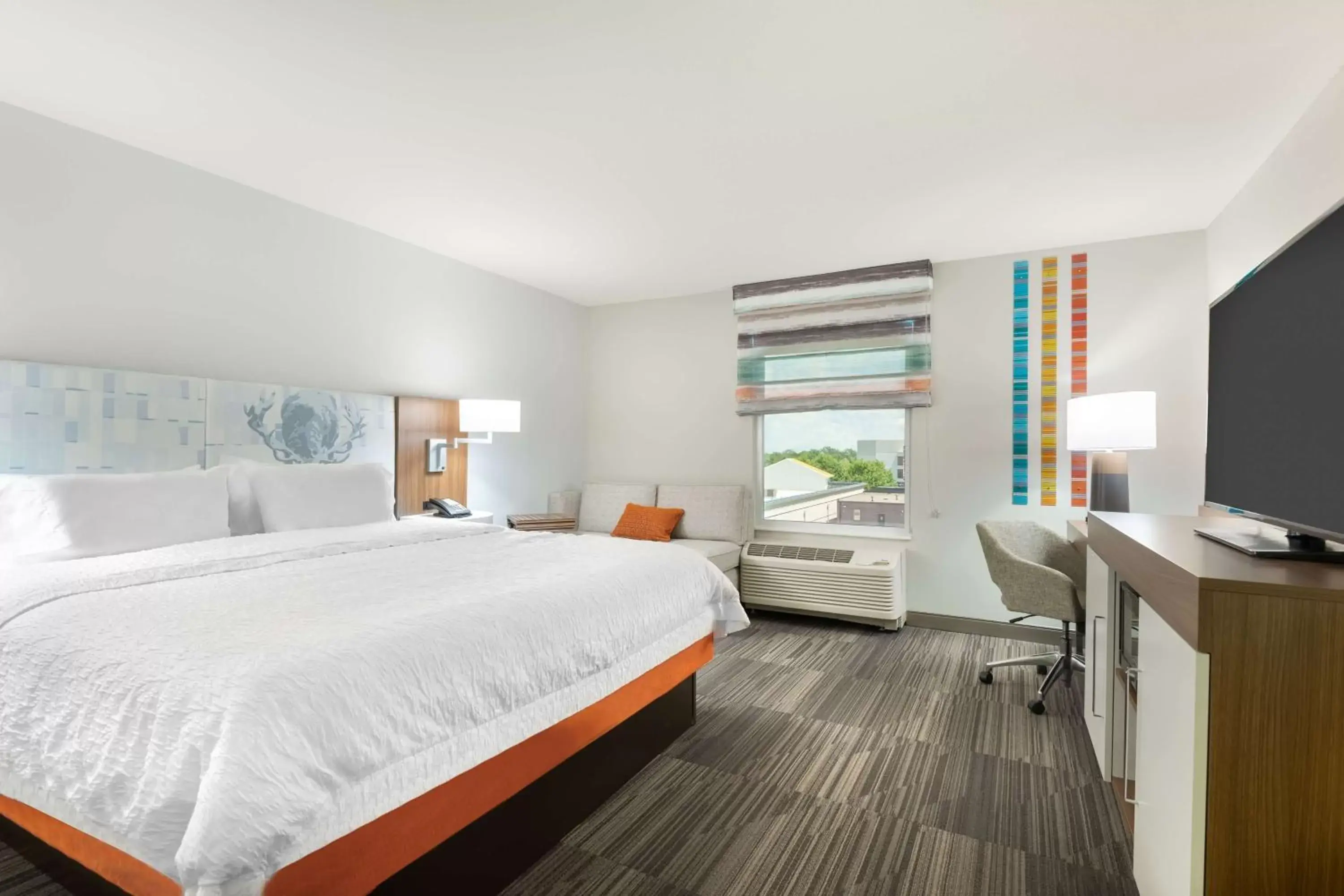 Bedroom in Hampton Inn & Suites Atlanta Buckhead Place