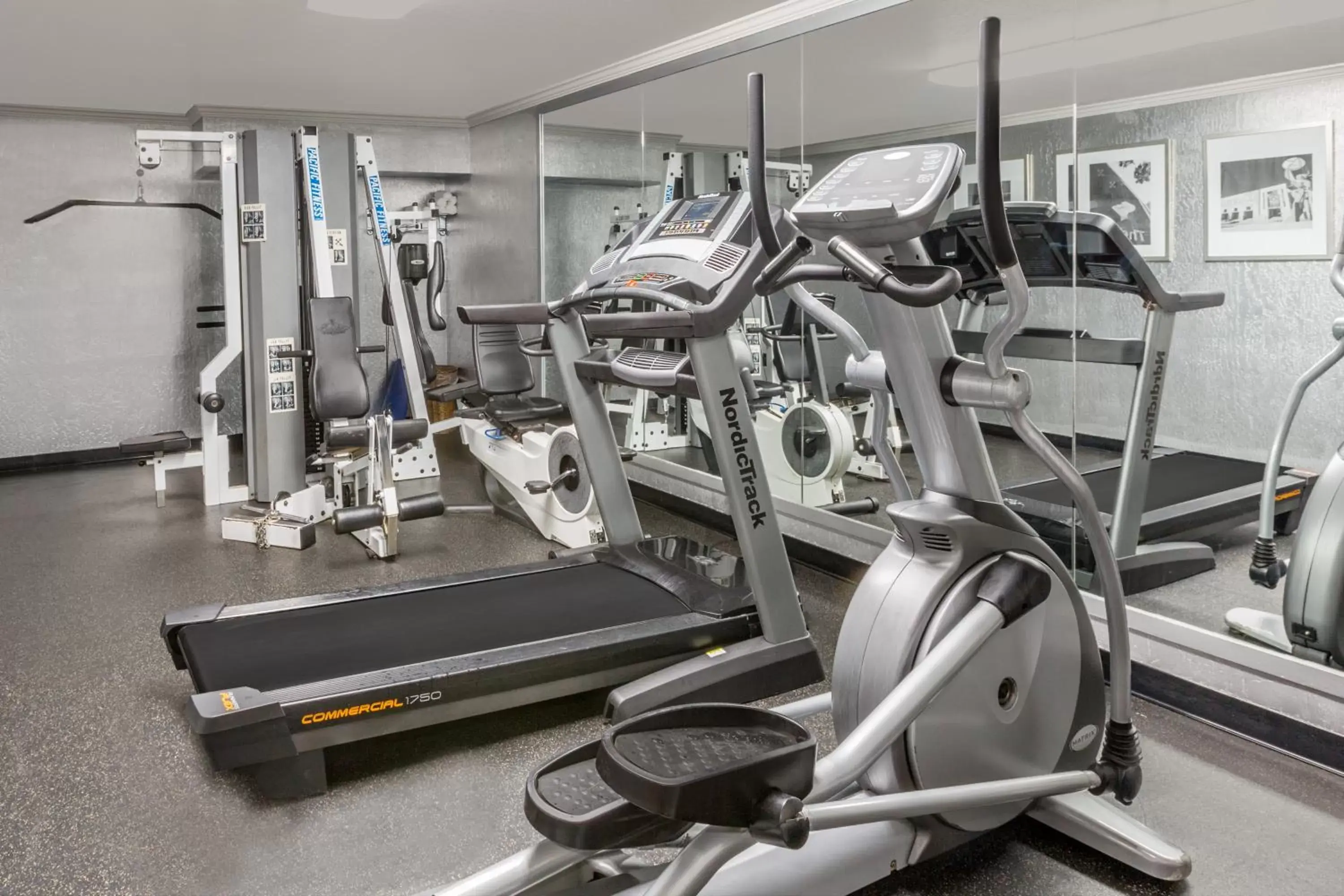 Fitness centre/facilities in Wyndham Garden San Jose Airport