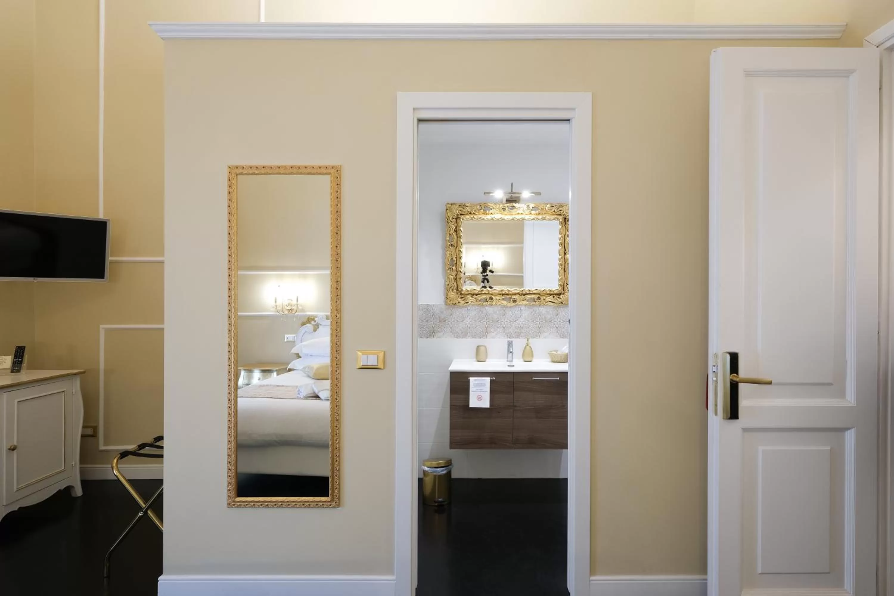 Photo of the whole room, Bed in B&B Kingsman