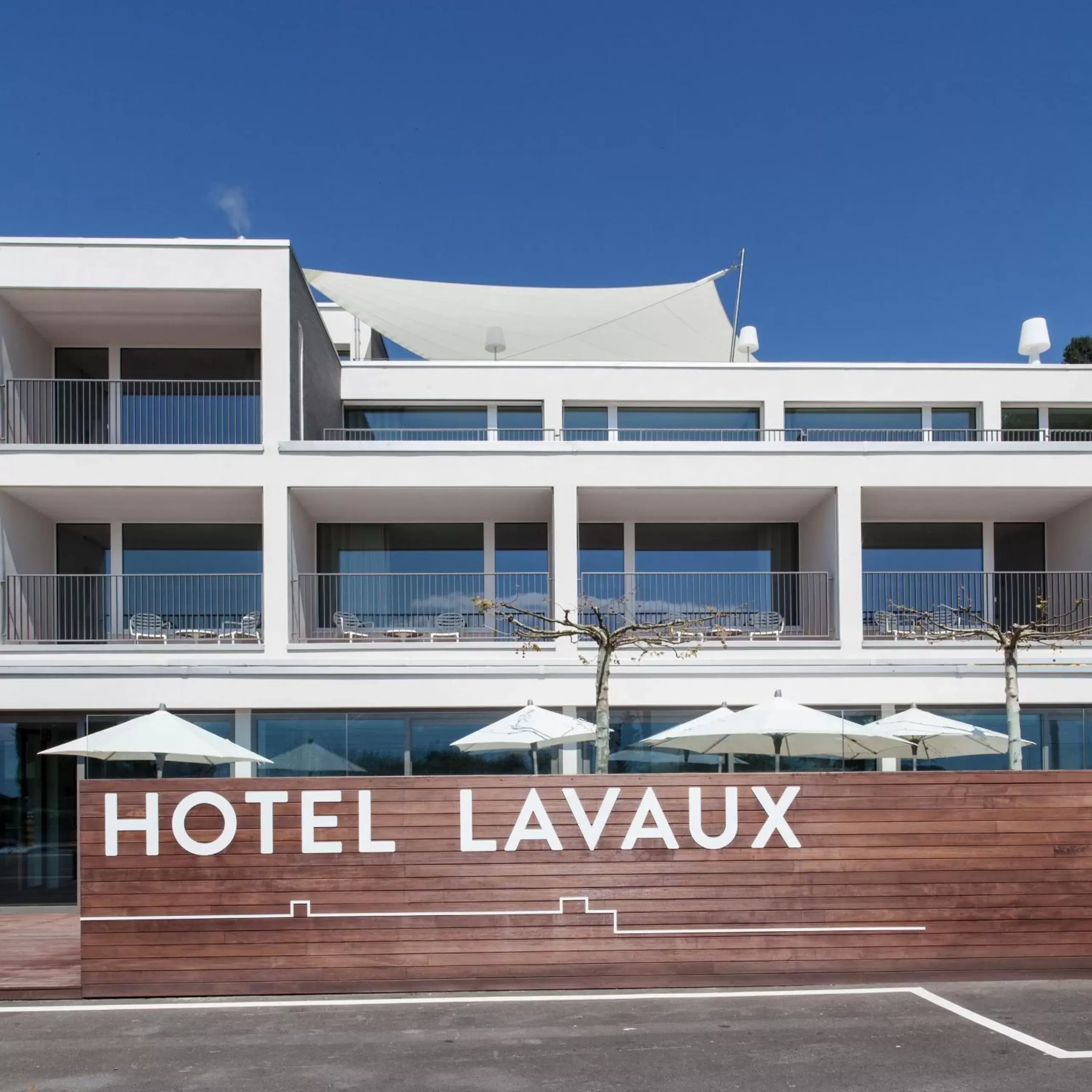 Facade/entrance in Hotel Lavaux