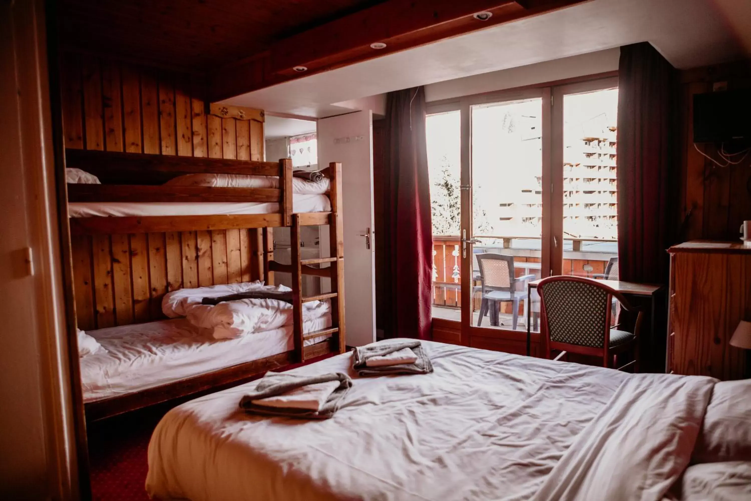 bunk bed in Hotel La Meije