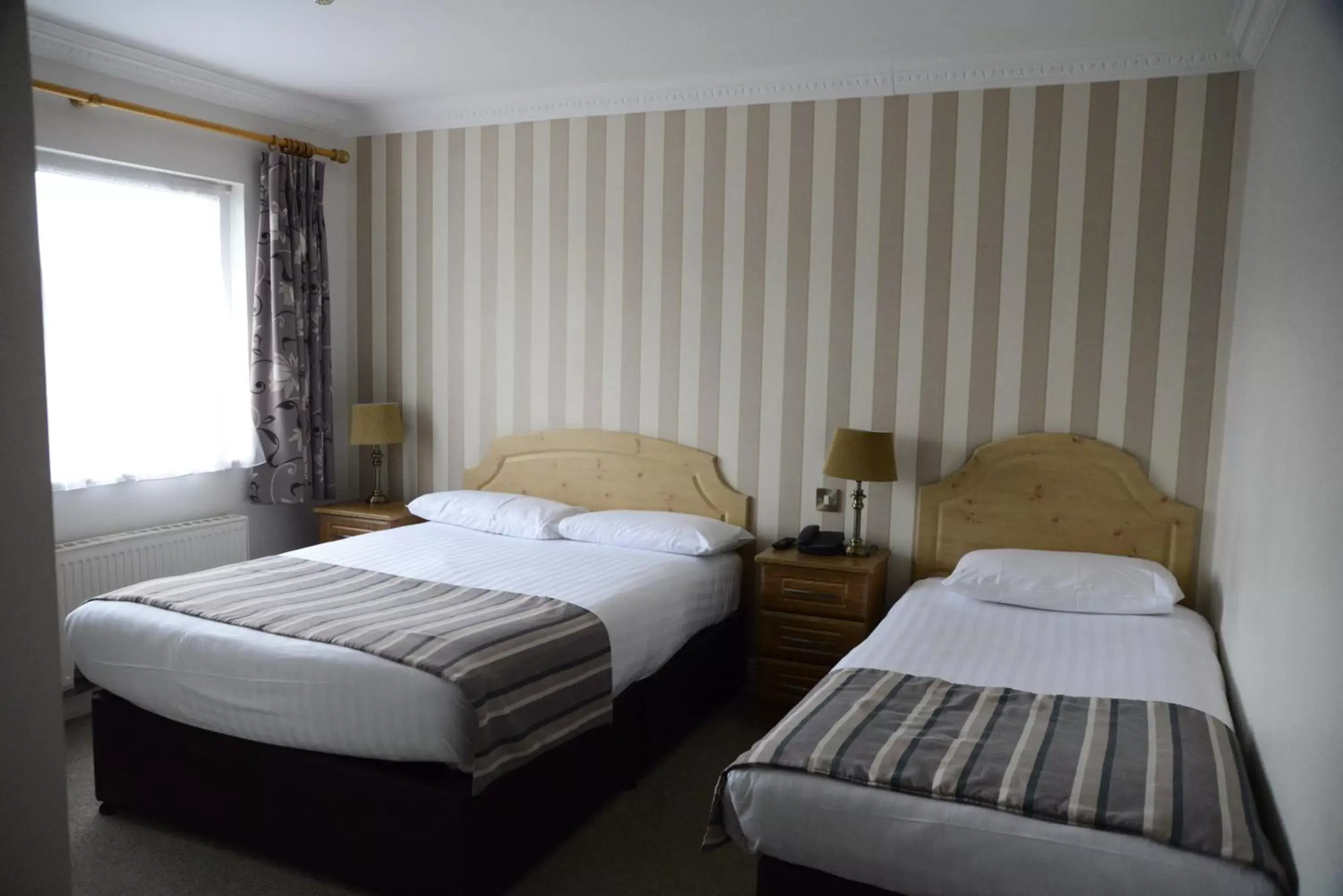 Bedroom, Bed in Hibernian Hotel & Leisure Centre