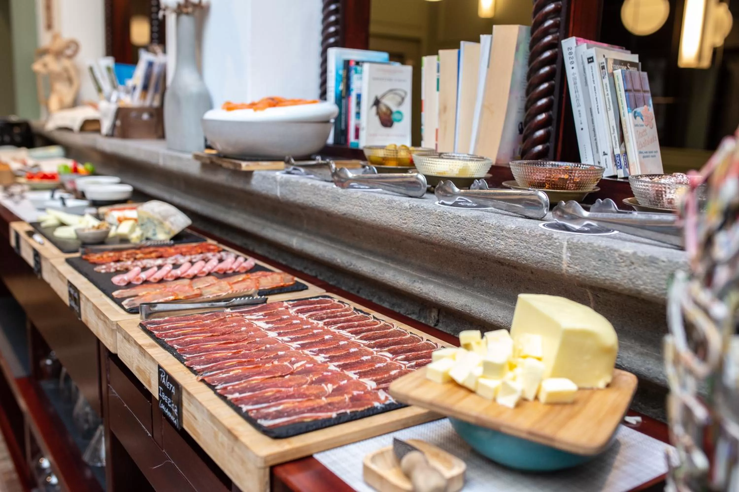 Buffet breakfast in Suites 1478