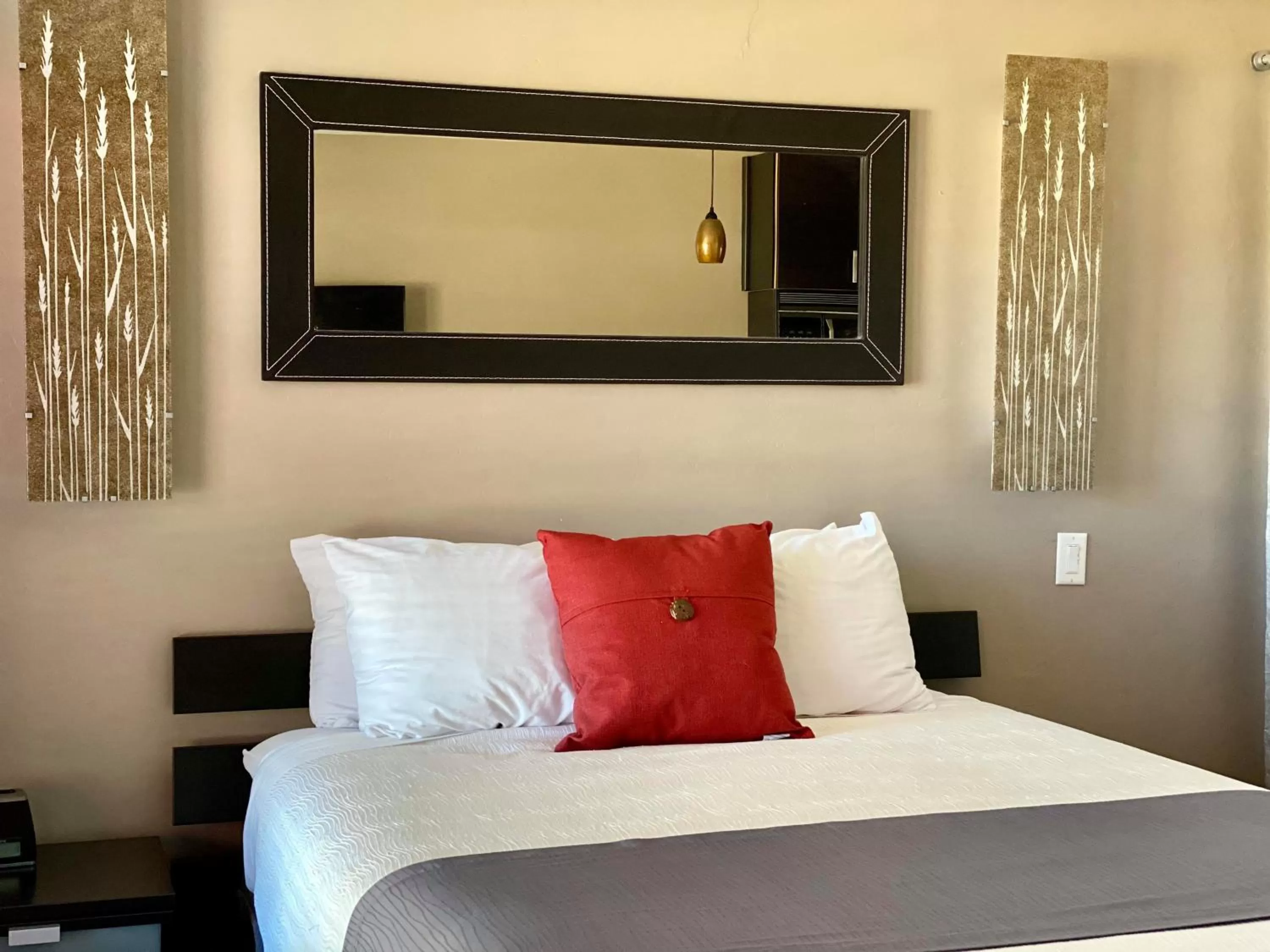 Bedroom, Bed in The Flagstone Boutique Inn & Suites