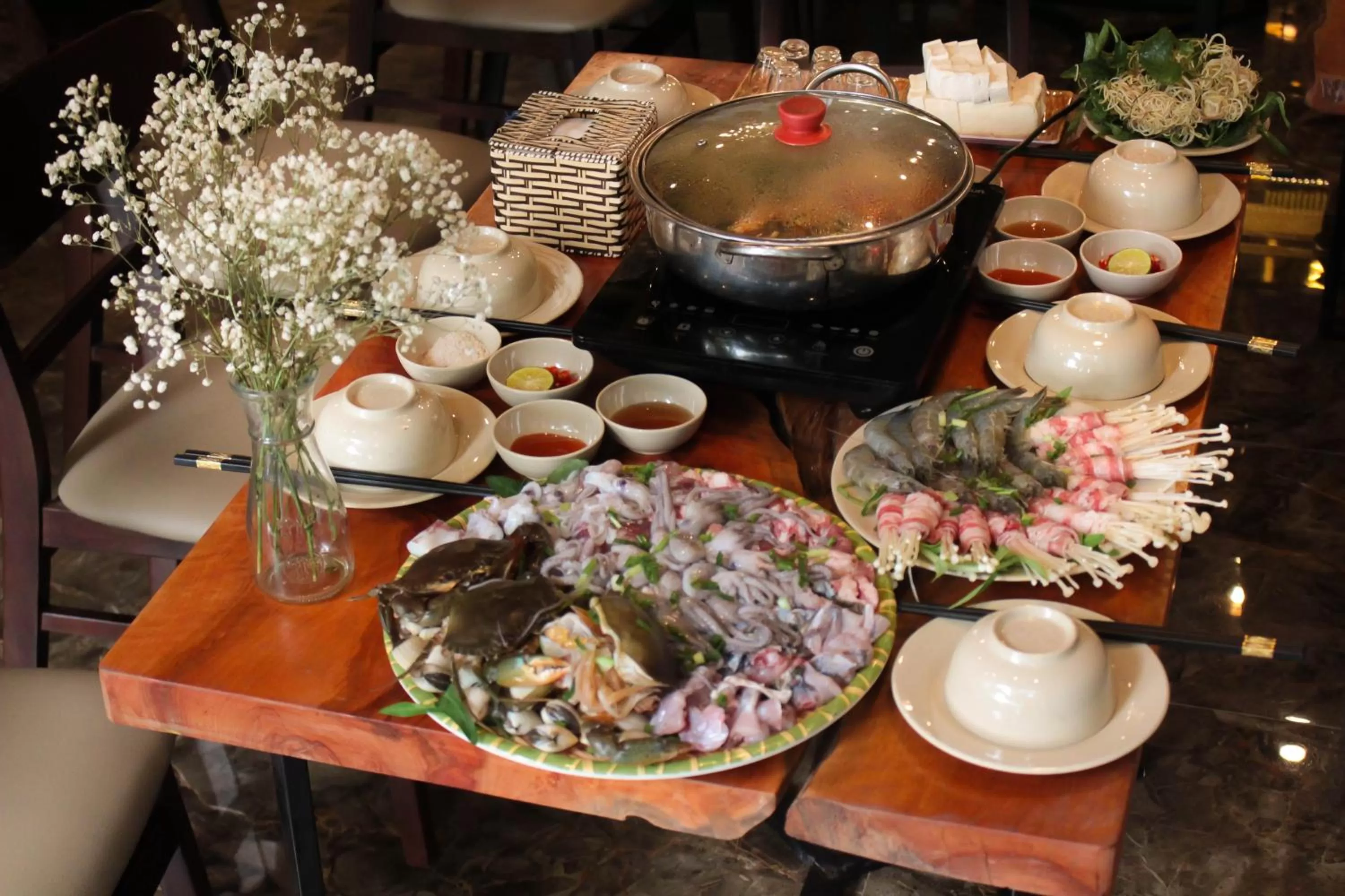 Food and drinks in ᴛᴀᴍ ᴄᴏᴄ ᴄᴏᴄᴏᴏɴ ʜᴏᴍᴇsᴛᴀʏ