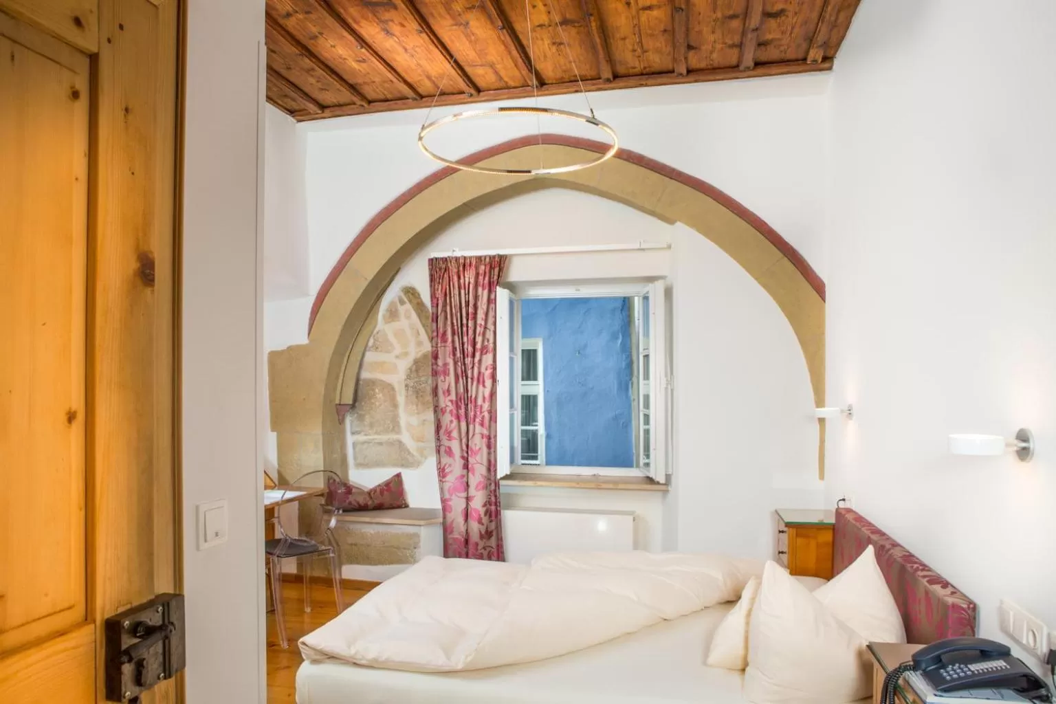 Photo of the whole room, Bed in Hotel Münchner Hof und Blauer Turm