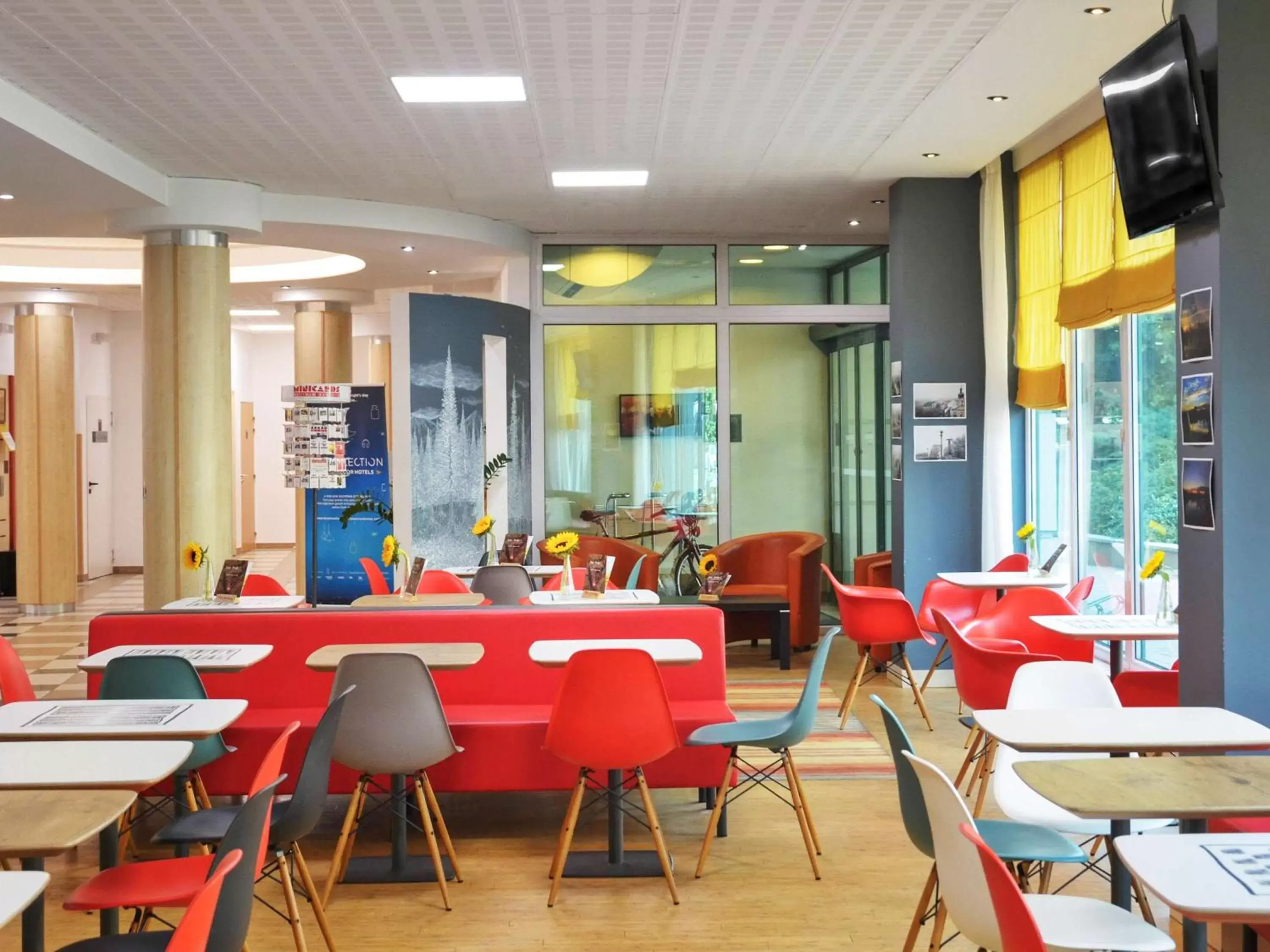 Lounge or bar, Restaurant/Places to Eat in Ibis Győr