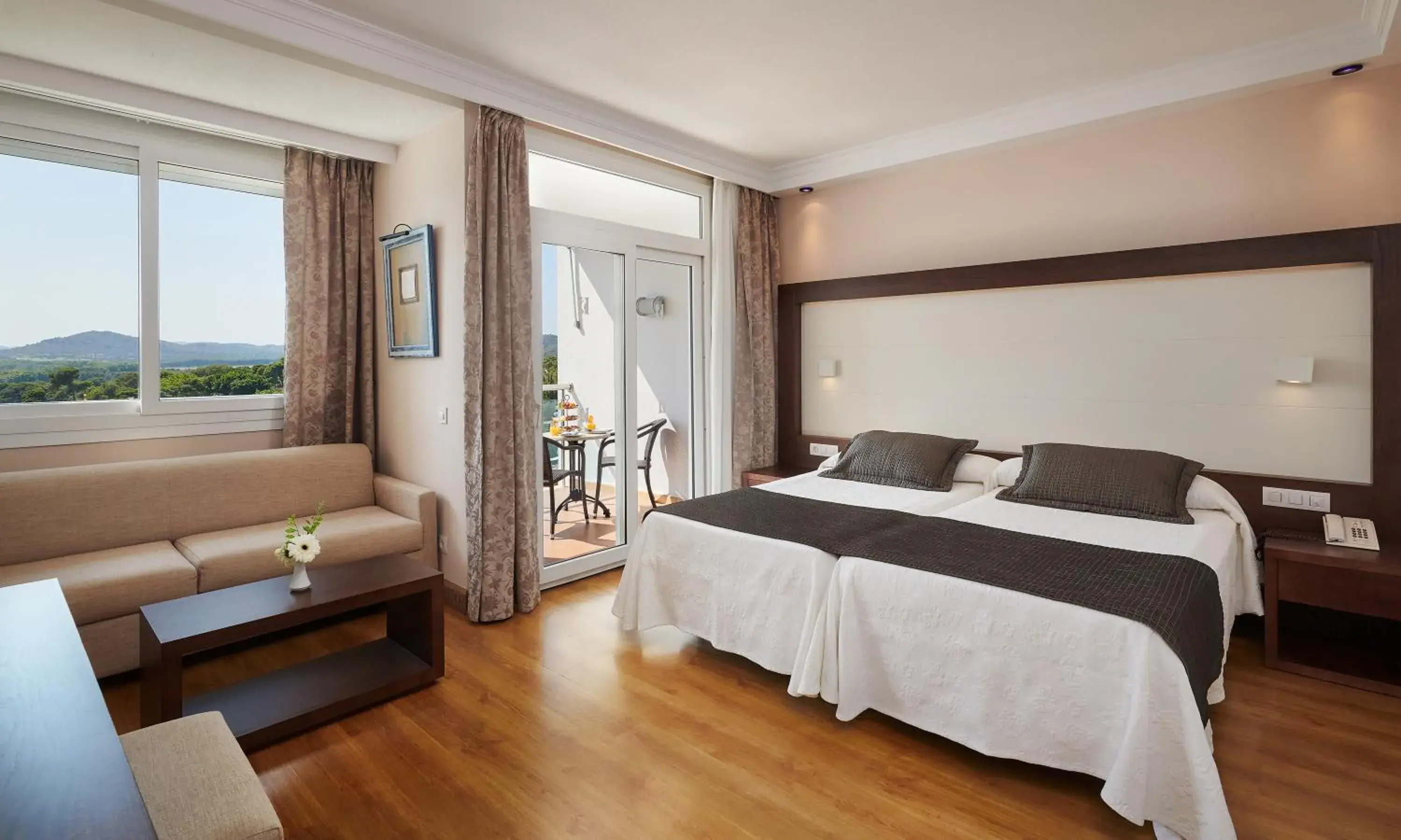 Bedroom, Bed in Hipotels Eurotel Punta Rotja Spa-Golf