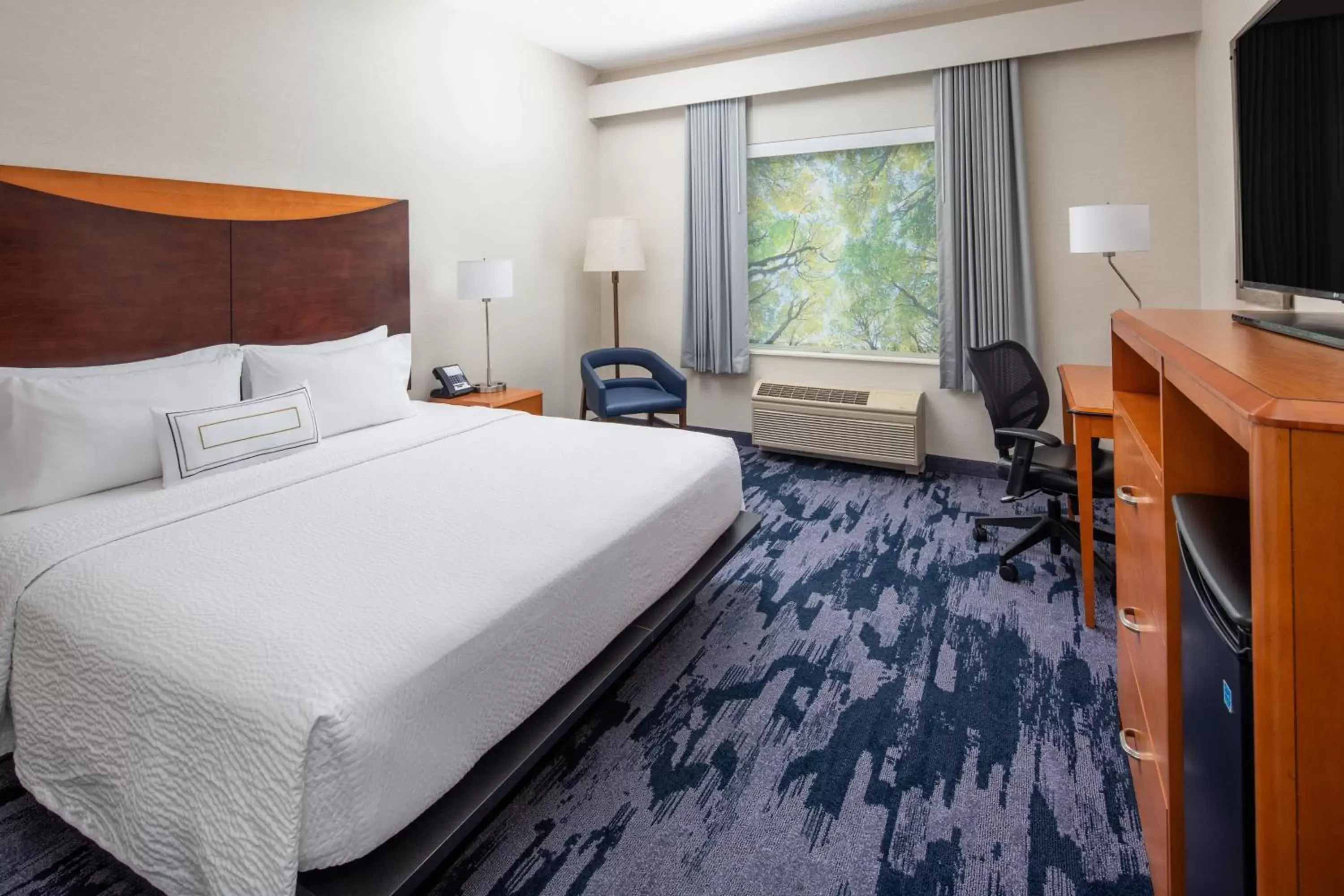 Photo of the whole room, Bed in Fairfield Inn & Suites Portland West Beaverton