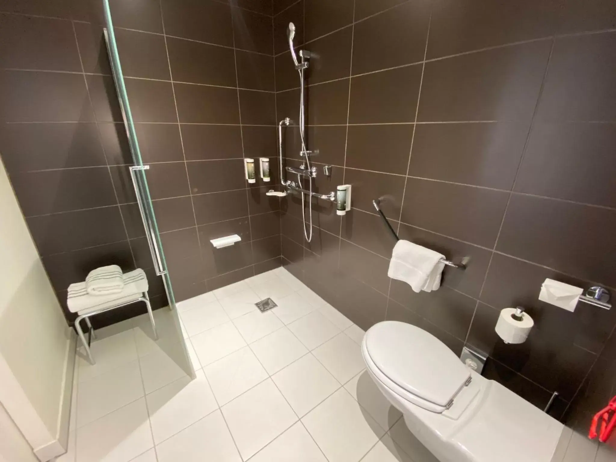 Photo of the whole room, Bathroom in Holiday Inn Paris Opéra - Grands Boulevards, an IHG Hotel